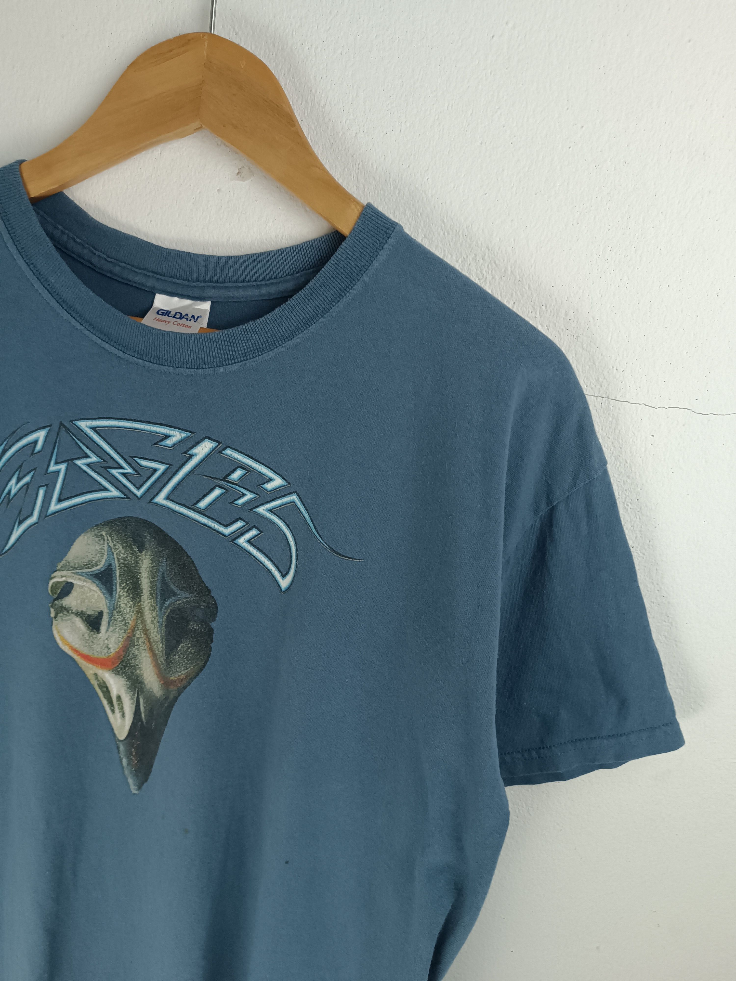 Band Tees VINTAGE Y2K EAGLES "HOTEL CALIFORNIA" TEE (inxs bon jovi) Size US L / EU 52-54 / 3 - 13 Thumbnail