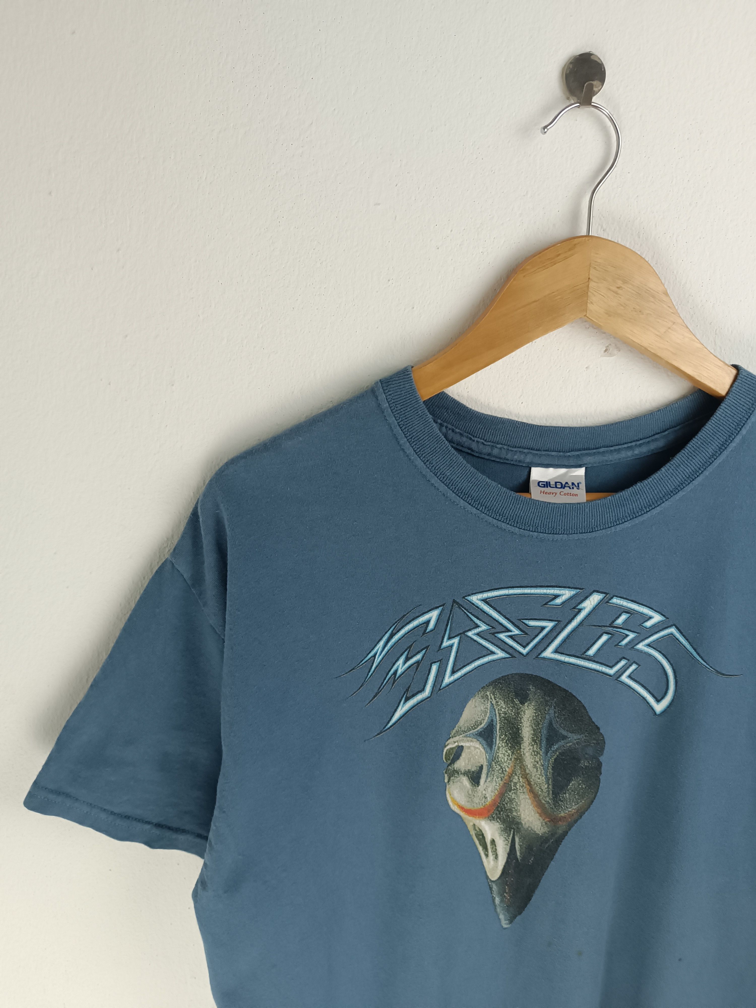 Band Tees VINTAGE Y2K EAGLES "HOTEL CALIFORNIA" TEE (inxs bon jovi) Size US L / EU 52-54 / 3 - 12 Thumbnail