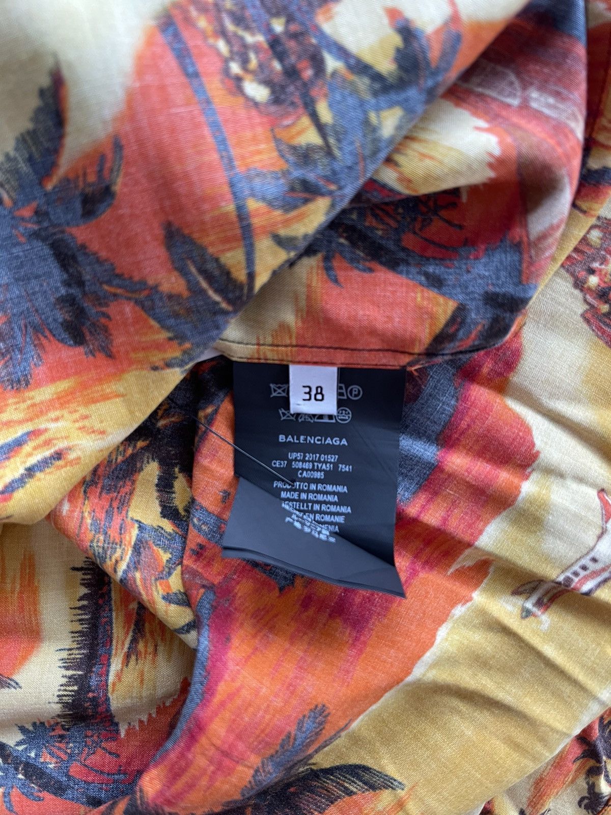 Balenciaga 🔥SUPER RARE🔥Balenciaga Runway 2018 Hawaiian Print Shirt Size US M / EU 48-50 / 2 - 6 Thumbnail