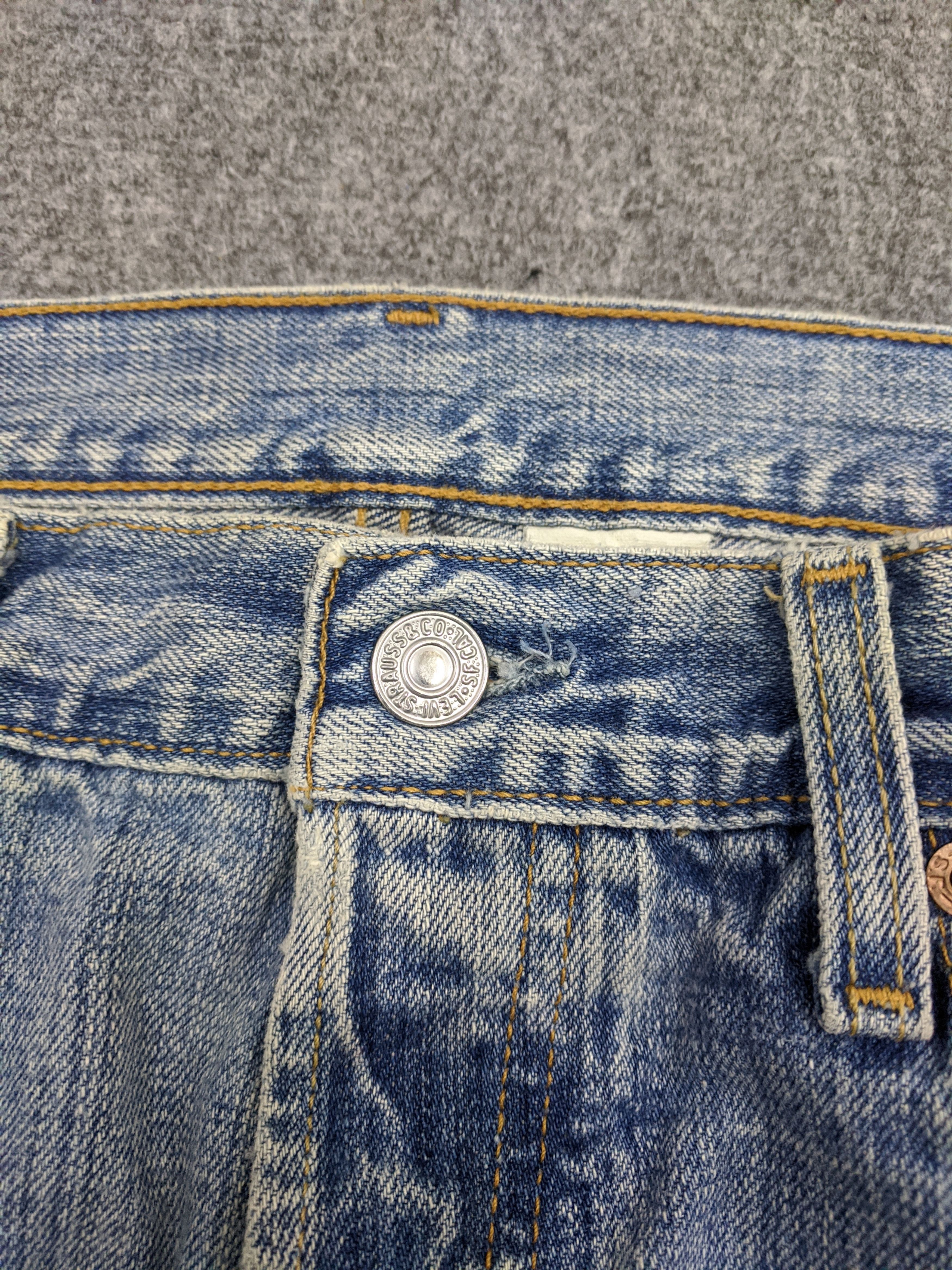 Levi's Vintage Sun Faded 90s Levis 501 Lightwash Jeans DP0827 Size US 34 / EU 50 - 10 Thumbnail