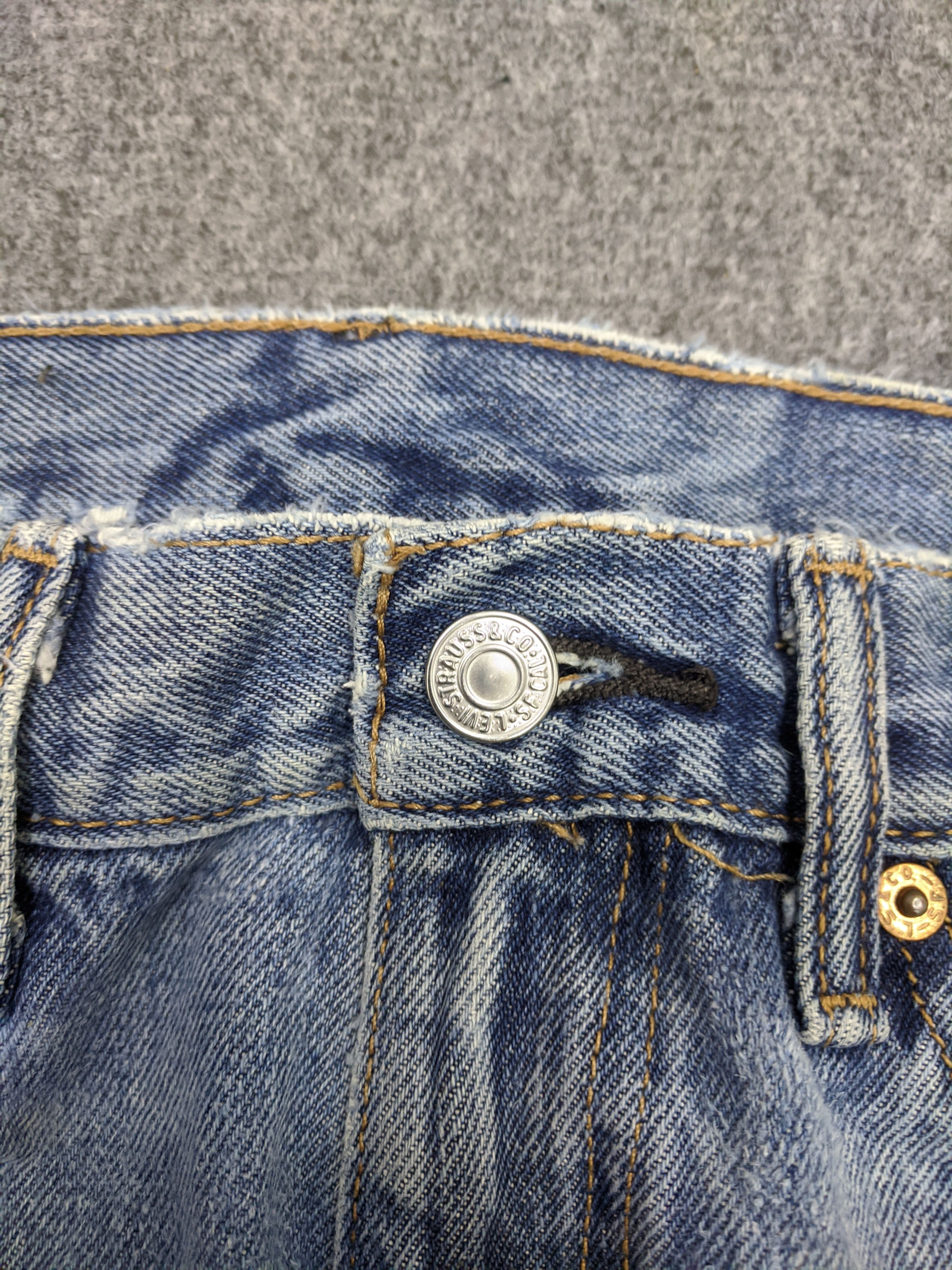 Levi's × Vintage Vintage Levis 505 Light Wash Jeans DP0878 Size US 34 / EU 50 - 8 Thumbnail