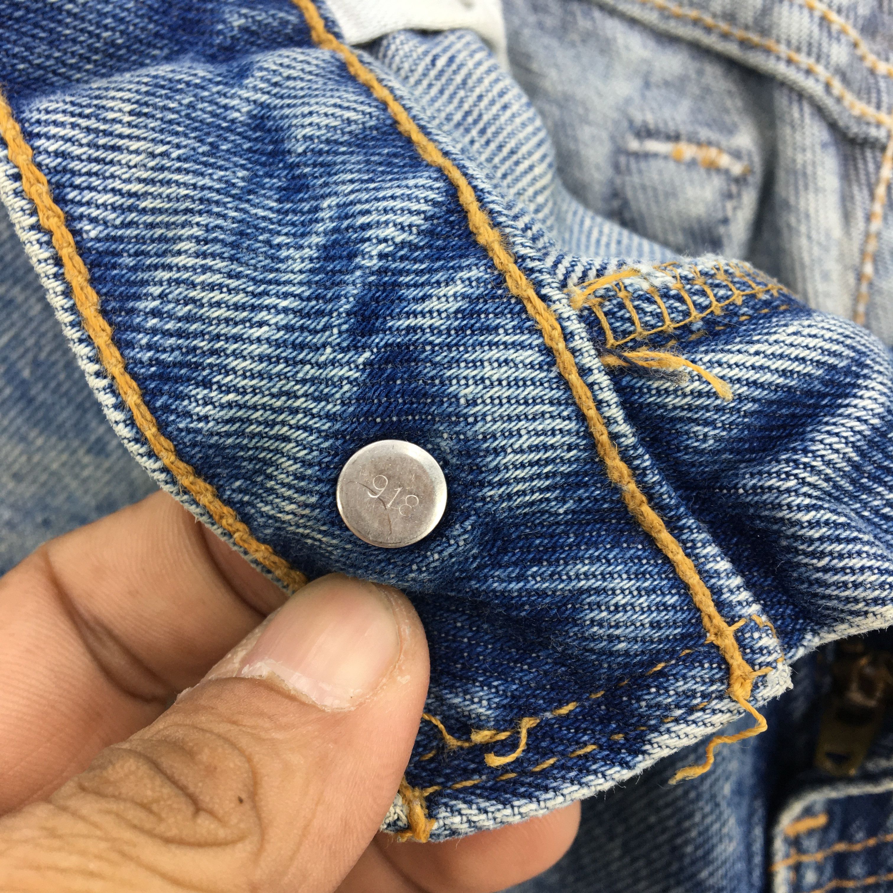 Levi's Vintage Levis 517 Bootcut Jeans Levi's Bell Bottom Denim Size 26" / US 2 / IT 38 - 14 Thumbnail