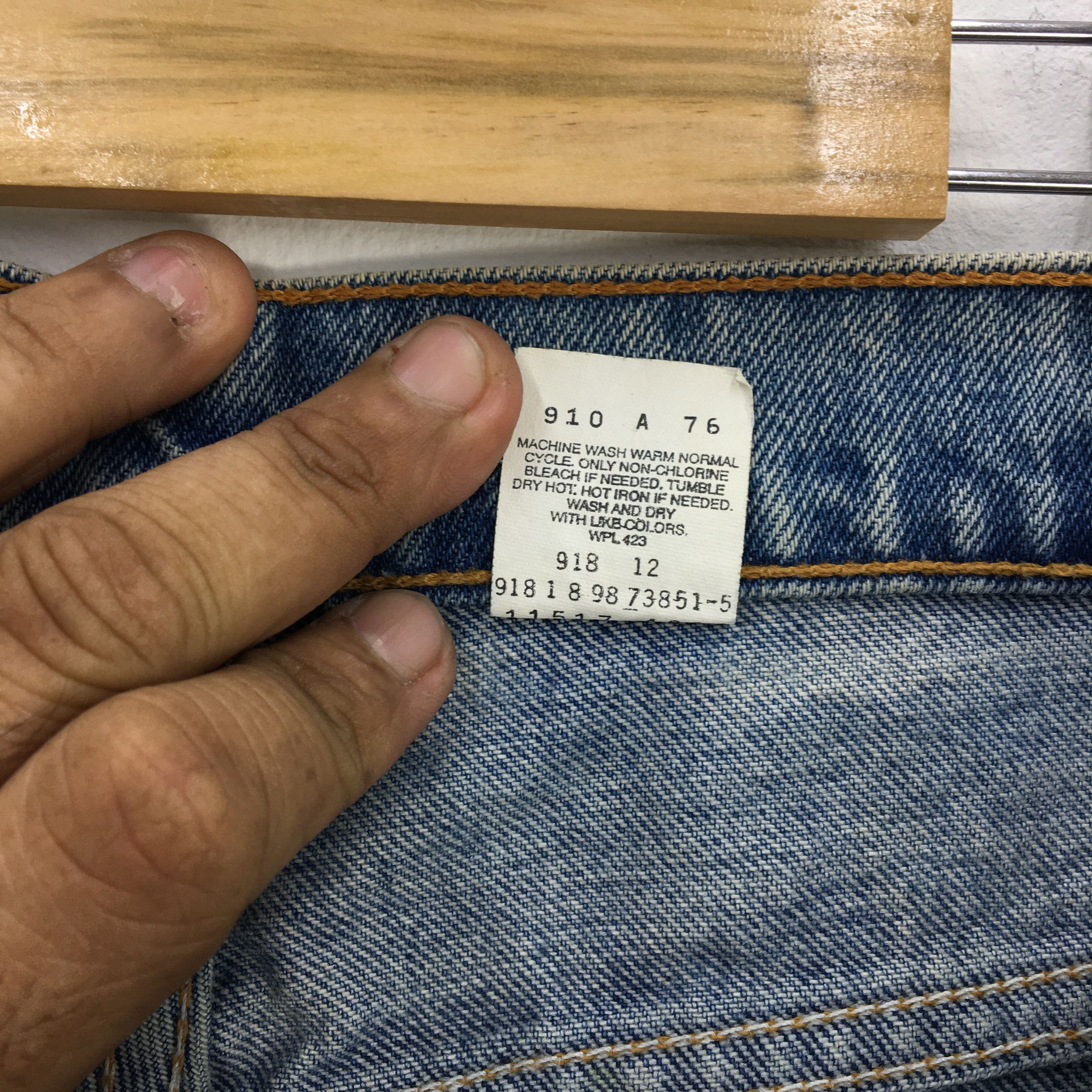 Levi's Vintage Levis 517 Bootcut Jeans Levi's Bell Bottom Denim Size 26" / US 2 / IT 38 - 12 Thumbnail