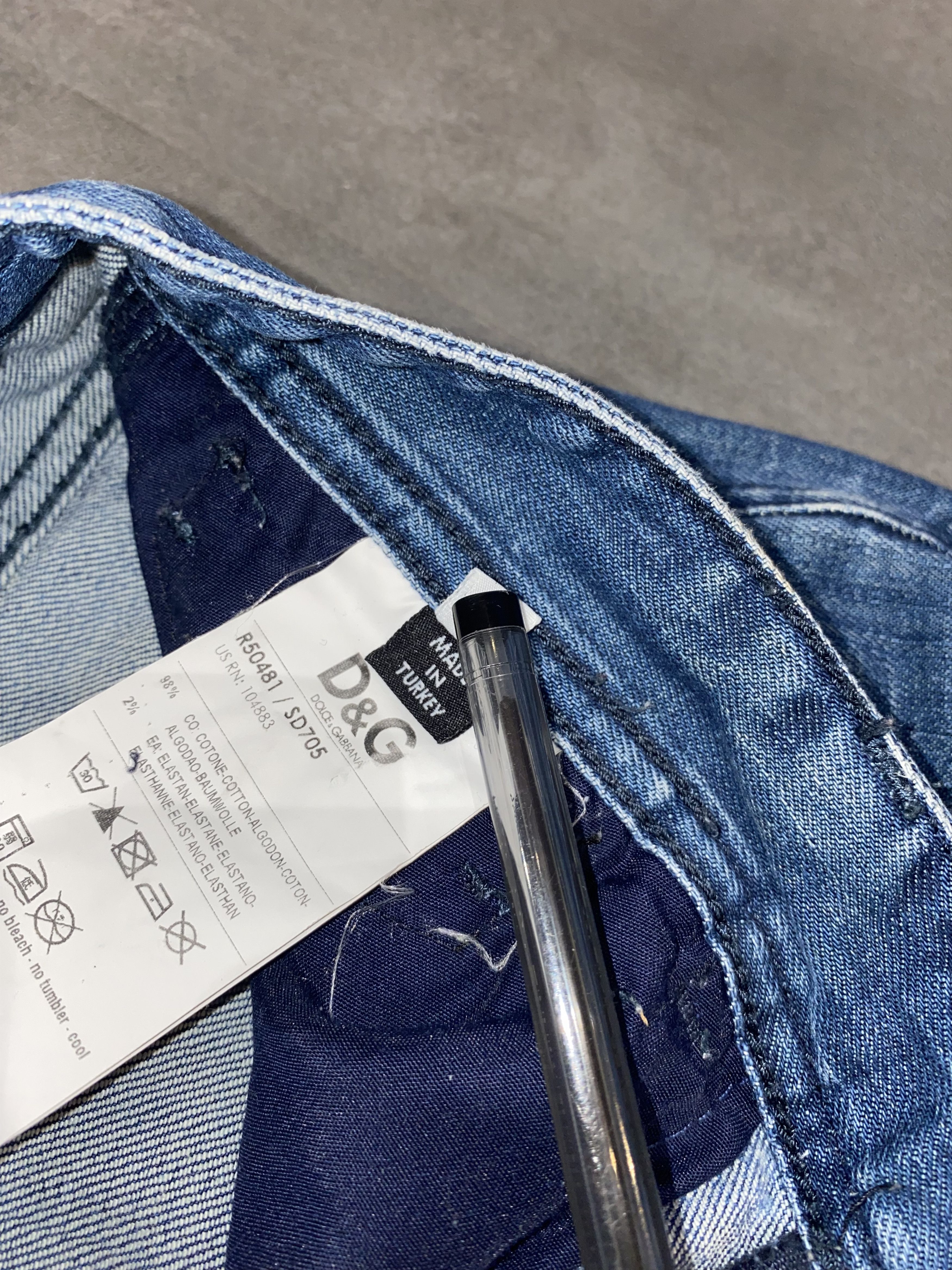 Dolce & Gabbana Dolce & Gabbana Patch Logo Light Indigo Denim Pants Size US 30 / EU 46 - 15 Thumbnail