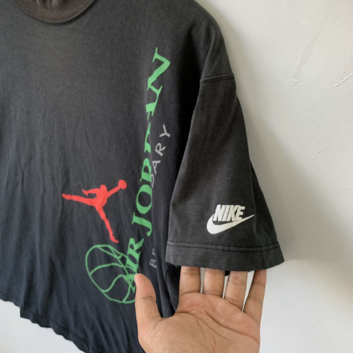 Nike × Vintage Vintage 90s Nike Air Jordan Grey Tag Tshirt Size US L / EU 52-54 / 3 - 2 Thumbnail