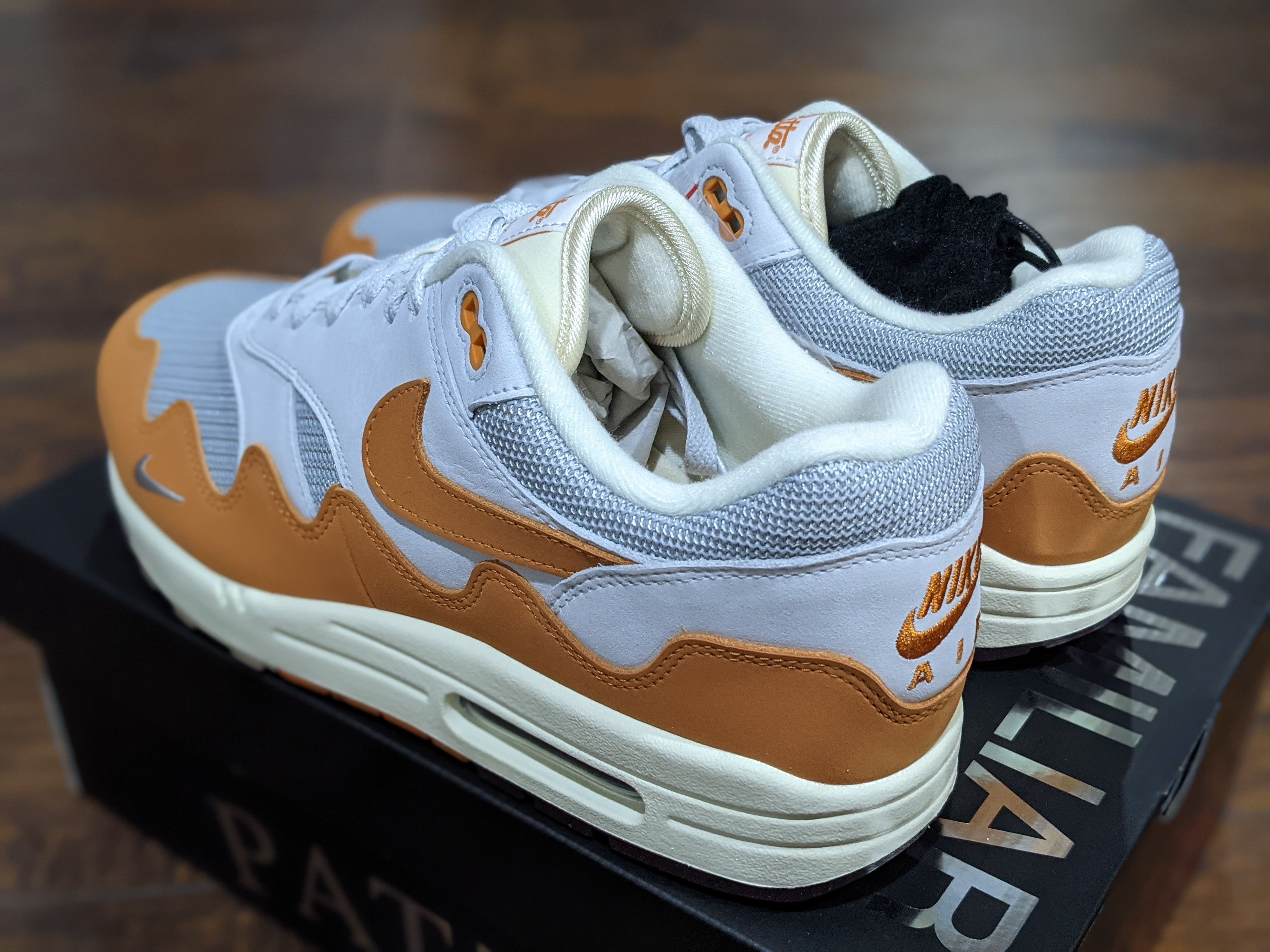 Nike × Patta Patta x Nike Air Max 1 Monarch Size US 11 / EU 44 - 3 Thumbnail