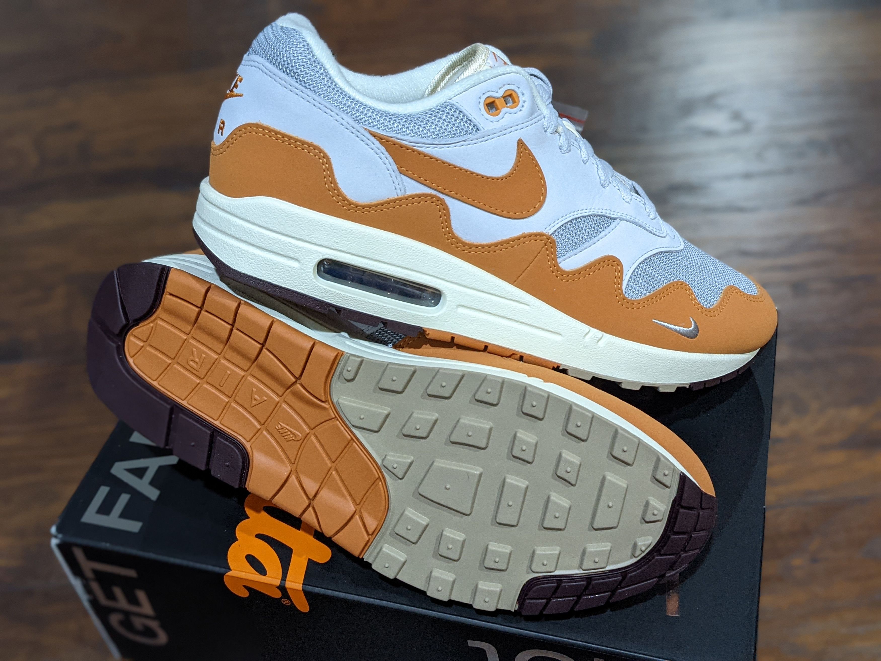 Nike × Patta Patta x Nike Air Max 1 Monarch Size US 11 / EU 44 - 6 Thumbnail
