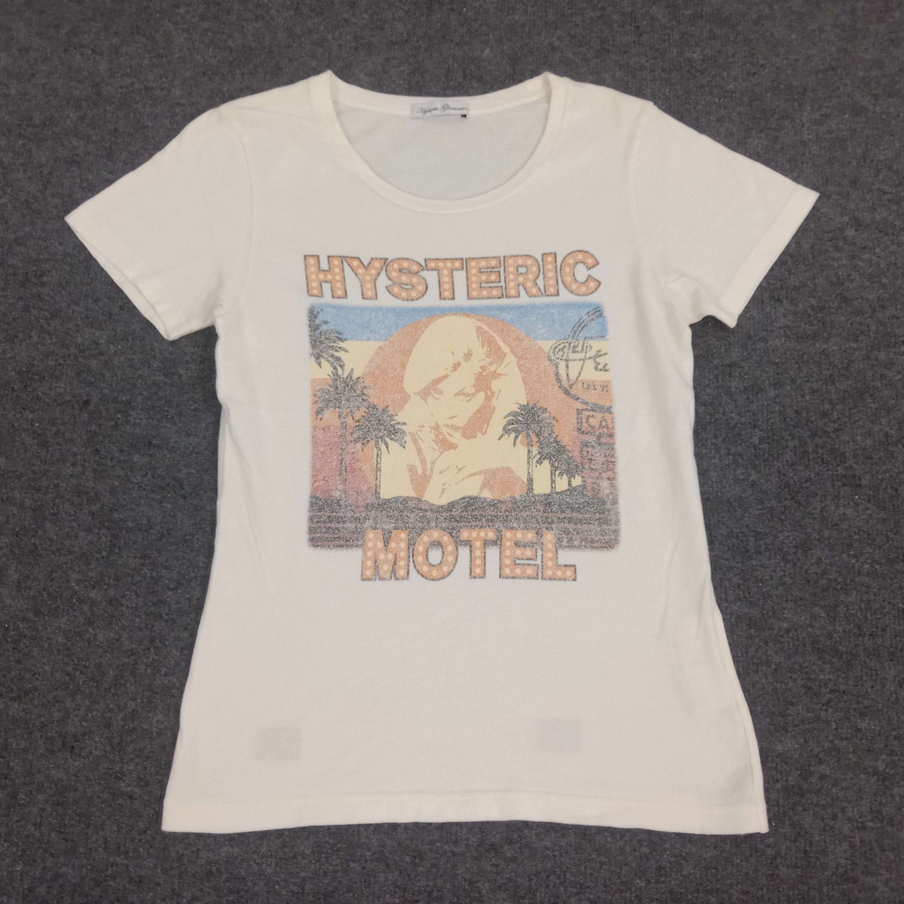 Hysteric Glamour × Japanese Brand × Vintage Hysteric Motel Japanese Brand Graphic Tshirt Size XS / US 0-2 / IT 36-38 - 1 Thumbnail