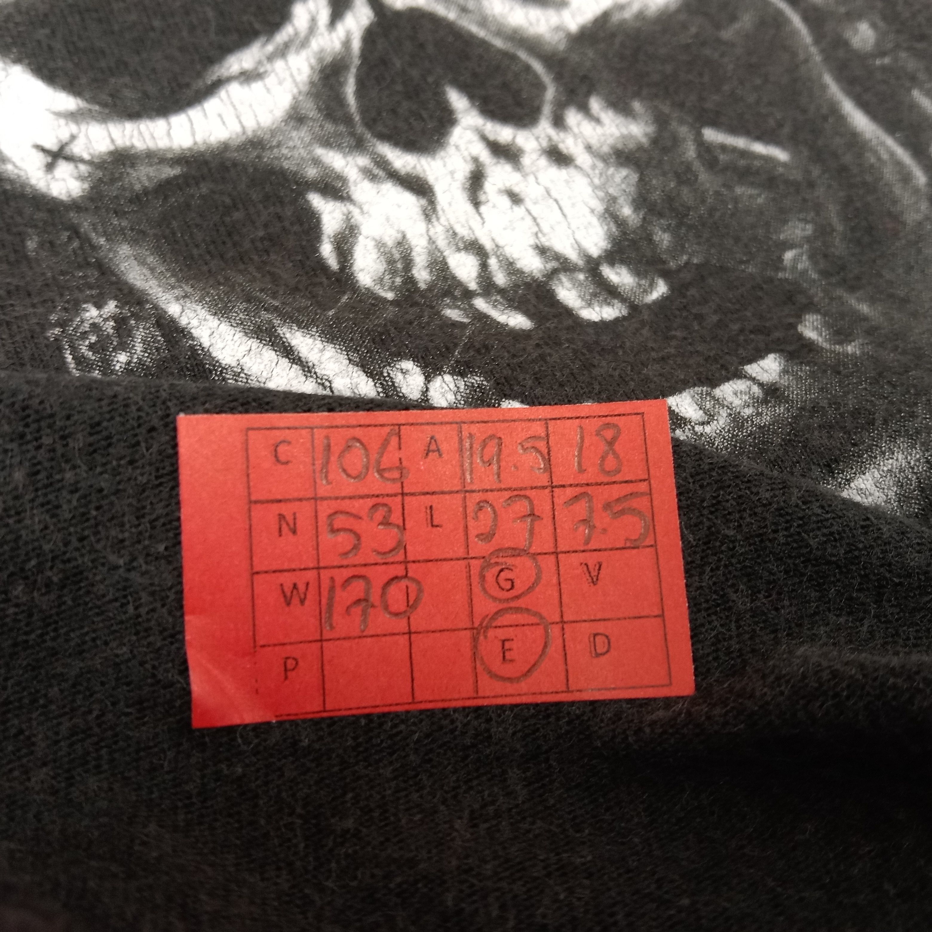 Disney Pirates Of The Caribbean Movie Skulls Bones Design Tshirt Size US M / EU 48-50 / 2 - 9 Thumbnail