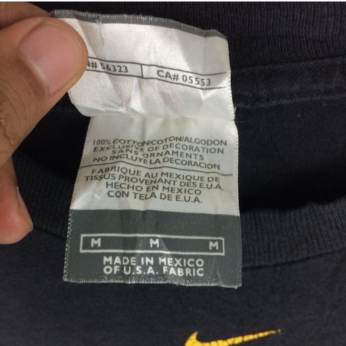 NBA × Nike × Vintage Vintage Nike Centre Logo Basketball Lakers 61 Tshirt Size US M / EU 48-50 / 2 - 7 Thumbnail