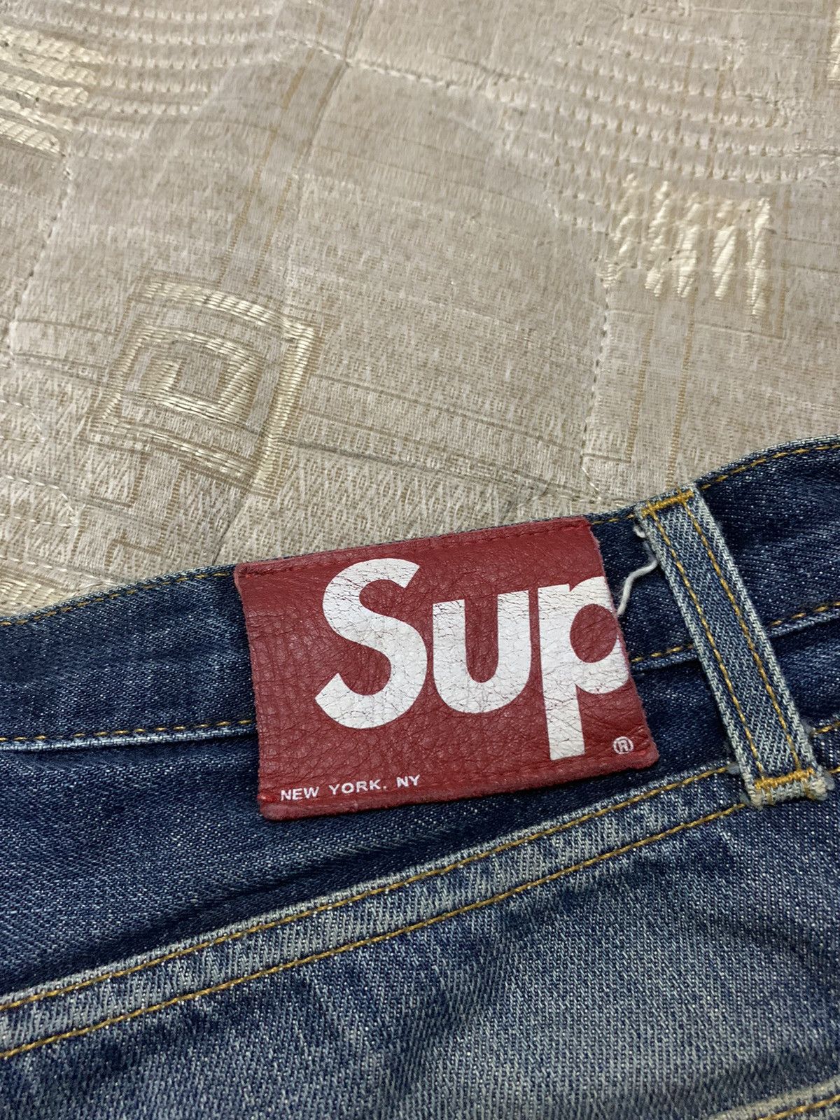 Supreme 🖤BLACKFRIDAY🖤Supreme red line distressed Size US 34 / EU 50 - 3 Thumbnail