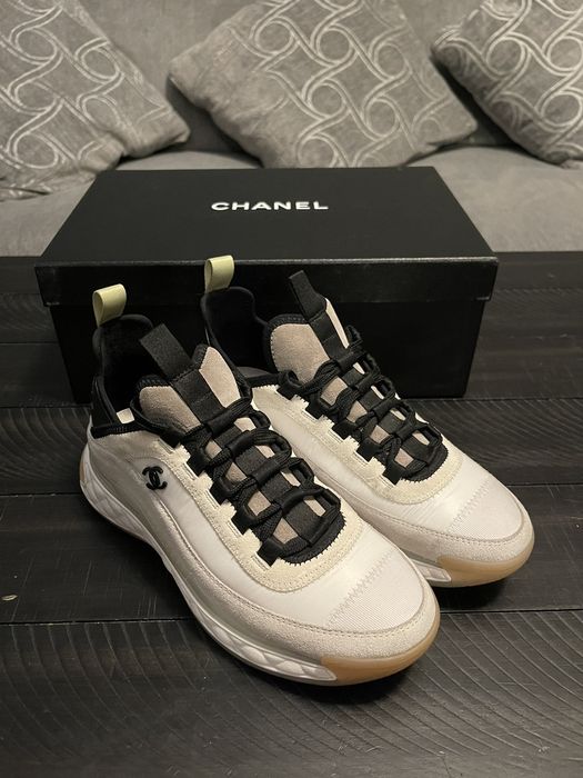 Buy Chanel Wmns Velvet Calfskin & Mixed Fibers Sneaker 'Ivory' - G35617  Y53646 10800