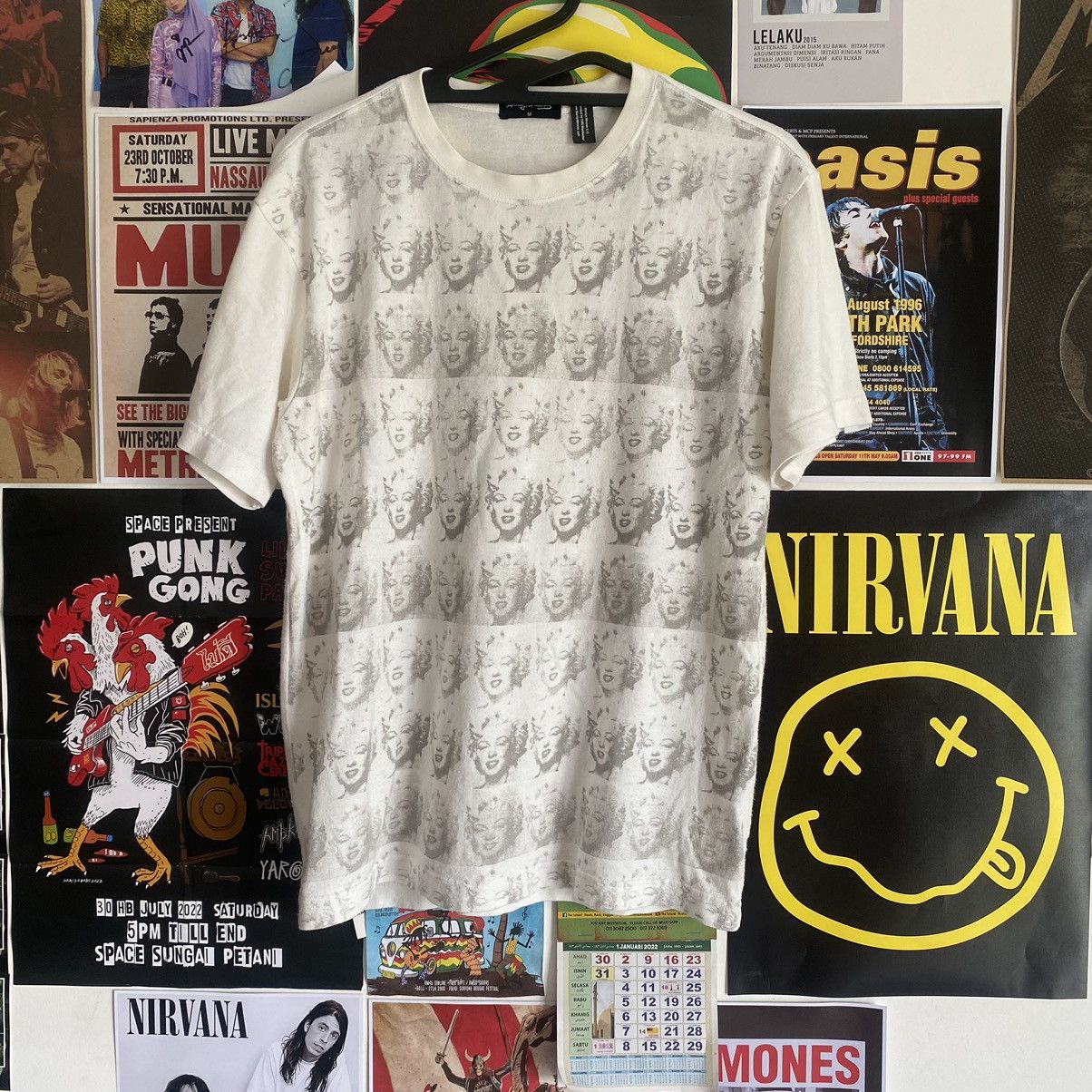 Andy Warhol Vintage Andy Warhol x Uniqlo Marilyn Monroe Full Print Tee Size US M / EU 48-50 / 2 - 1 Thumbnail