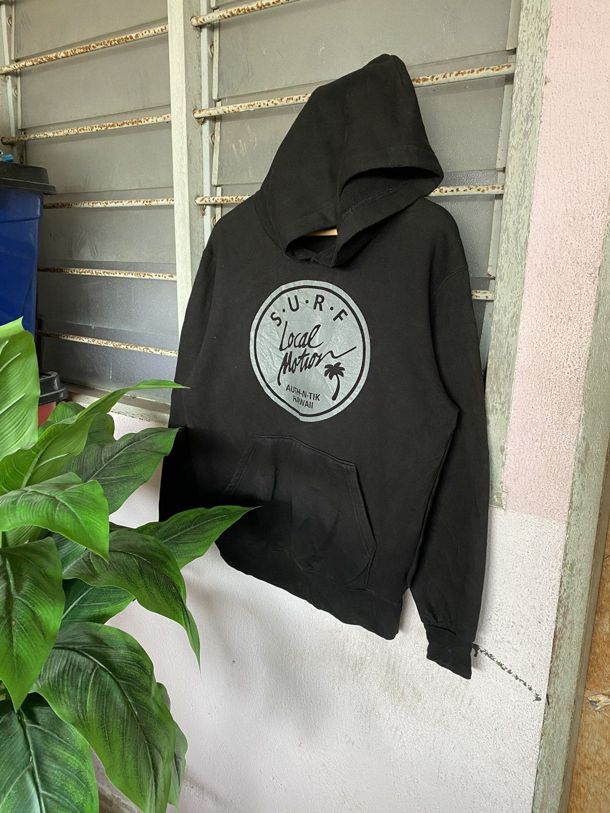 Japanese Brand × Vintage ⚡️Rare⚡️ Surf Local Motion Hawaii Hoodies Size US M / EU 48-50 / 2 - 1 Thumbnail