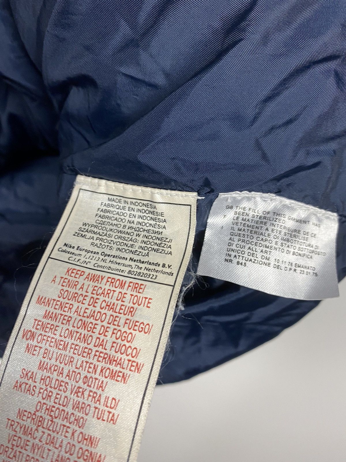Nike × Vintage Nike vintage navy puffer vest small swoosh 2000s Size US XL / EU 56 / 4 - 4 Thumbnail