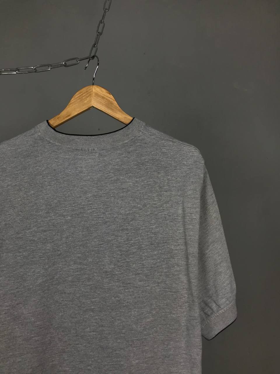 Vintage Nike swoosh streetwear vintage center logo tee Size US XL / EU 56 / 4 - 8 Thumbnail