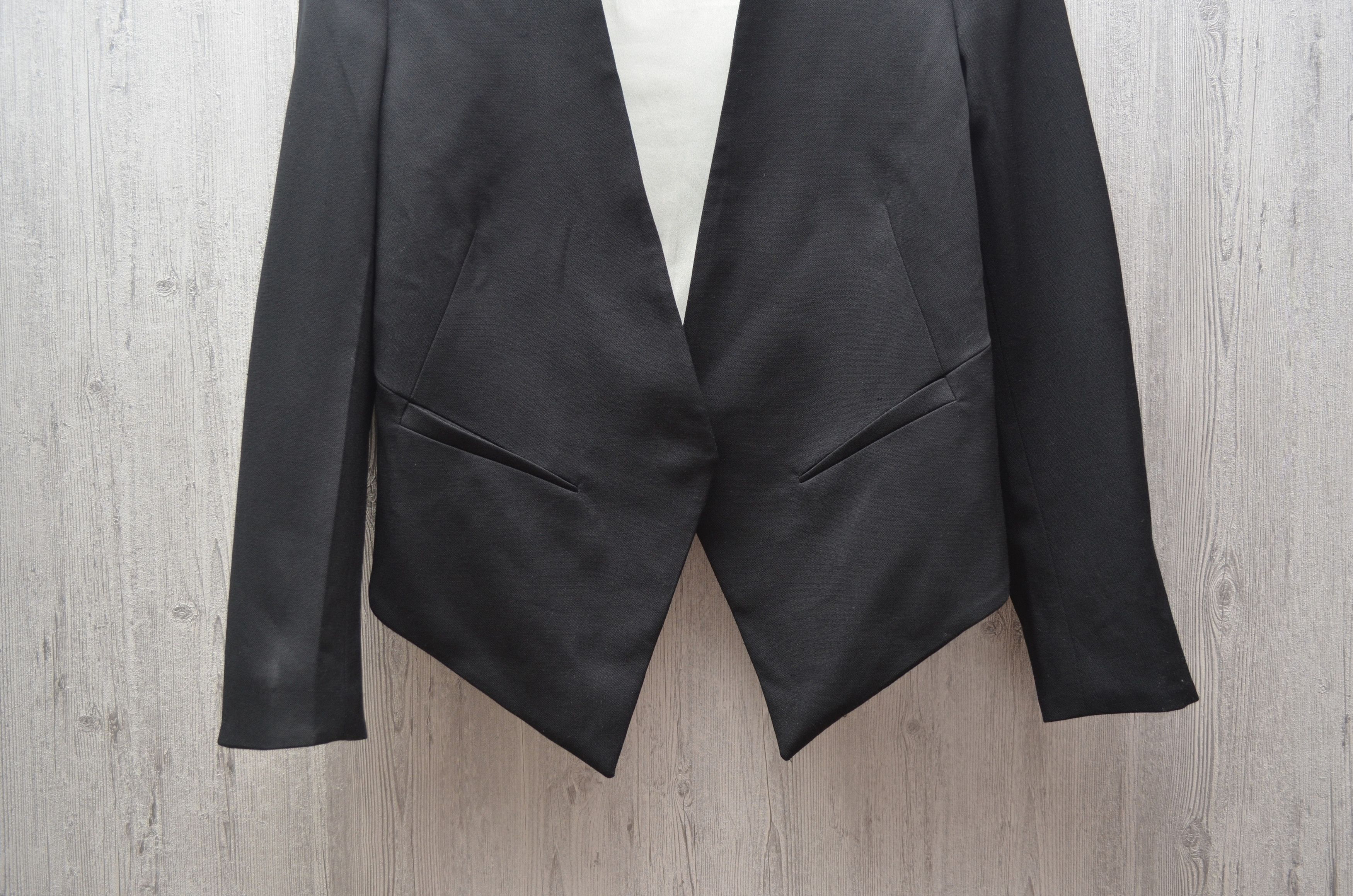 Helmut Lang Helmut Lang Size Wmns US2 Black Wool Cropped Tuxedo Blazer Size XS / US 0-2 / IT 36-38 - 12 Thumbnail