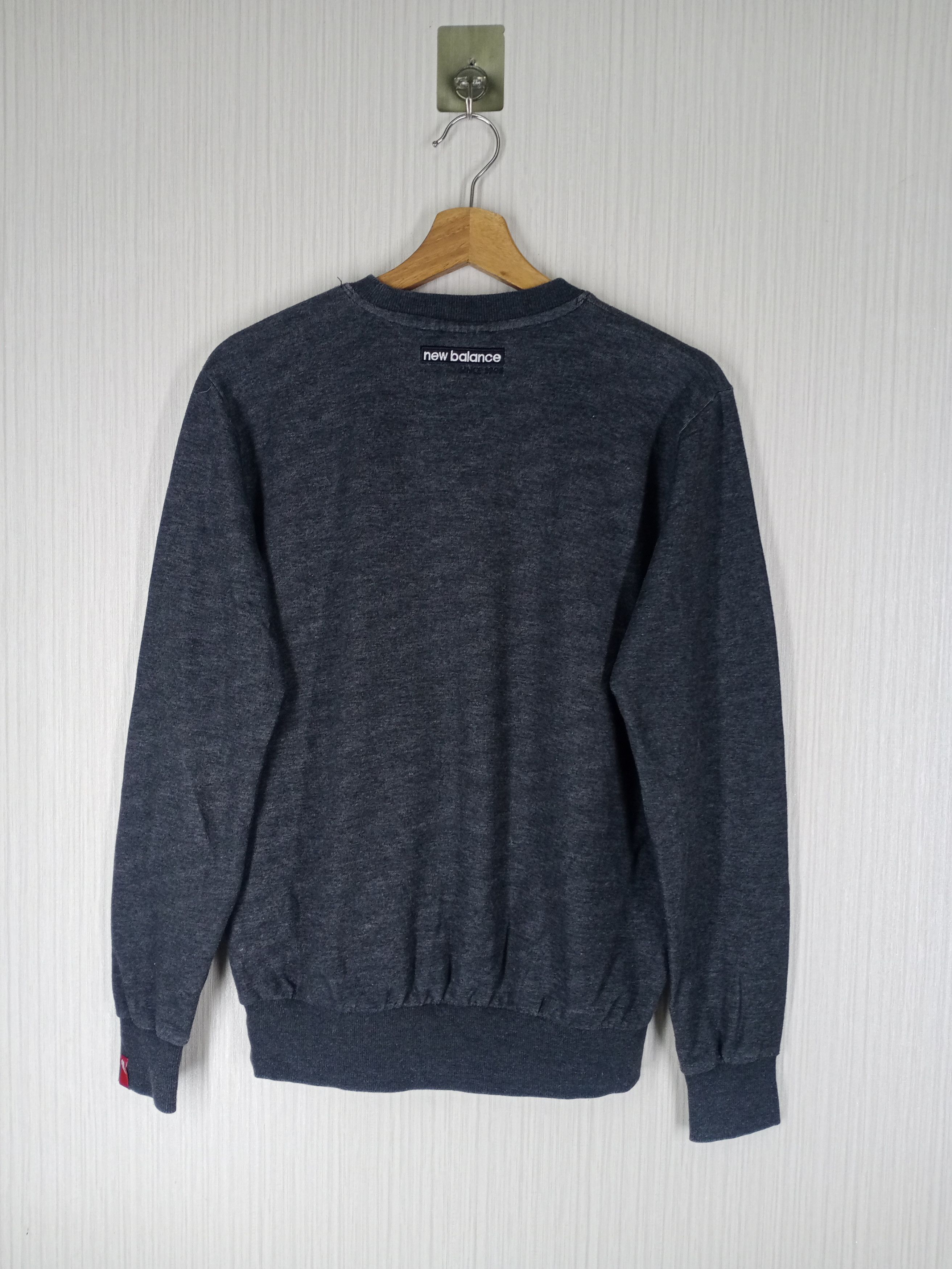 New Balance Vintage New Balance Sweatshirt Big Logo Size US M / EU 48-50 / 2 - 5 Thumbnail