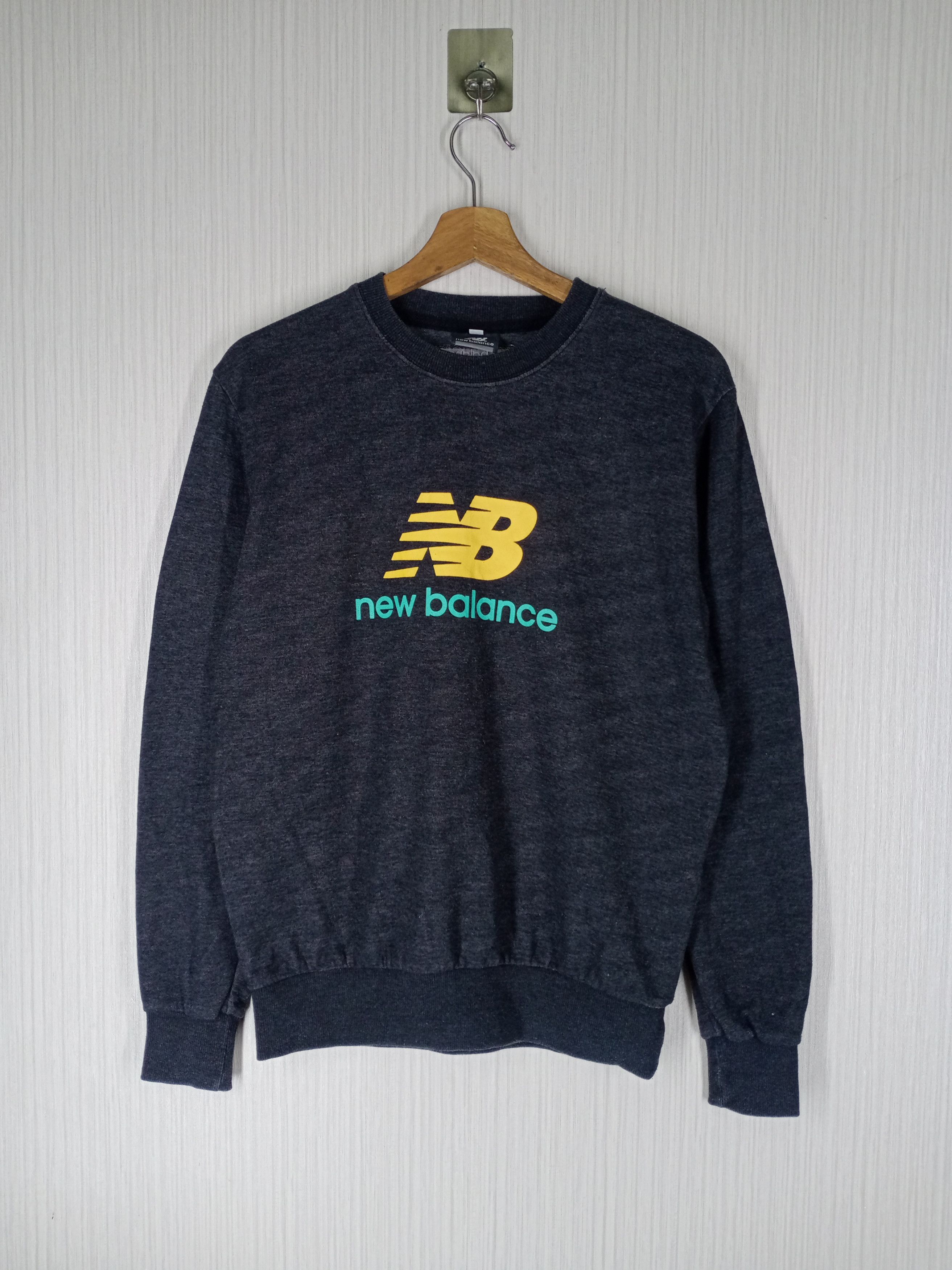 New Balance Vintage New Balance Sweatshirt Big Logo Size US M / EU 48-50 / 2 - 1 Thumbnail