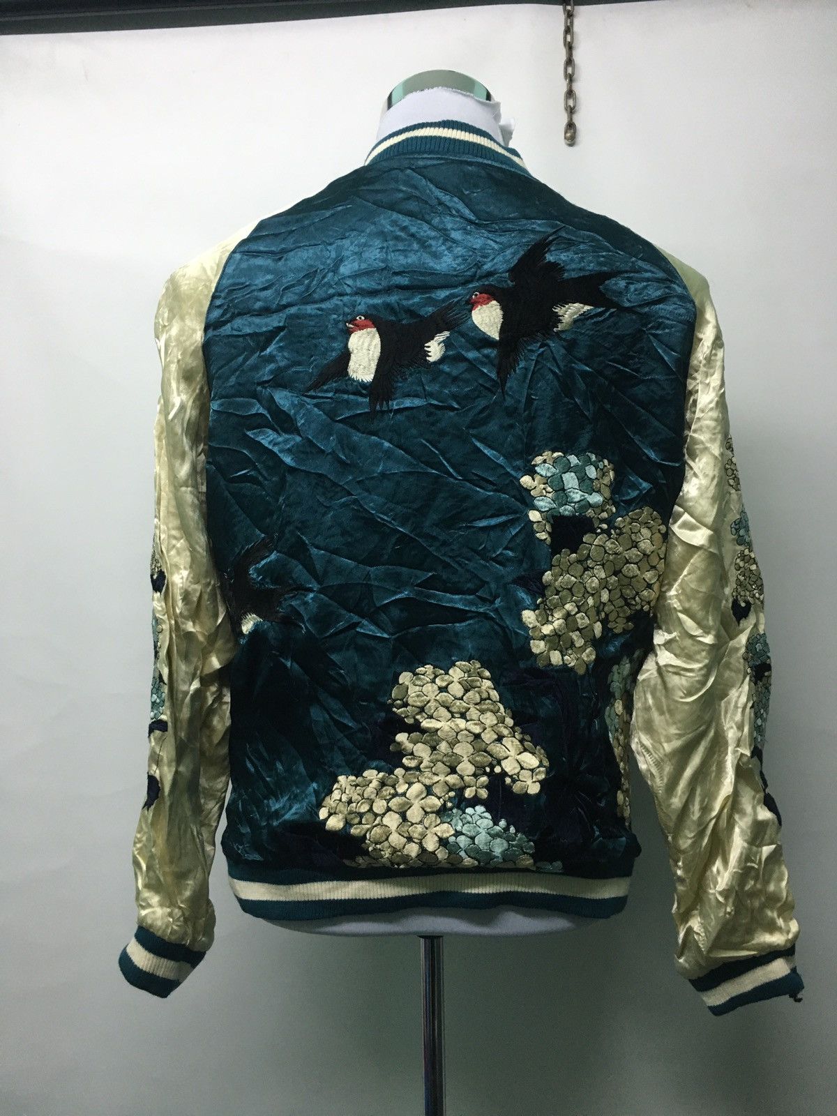 Japanese Brand × Toyo Enterprises Vintage Thrashed Sukajan Emboridery Reversible Size US L / EU 52-54 / 3 - 4 Thumbnail