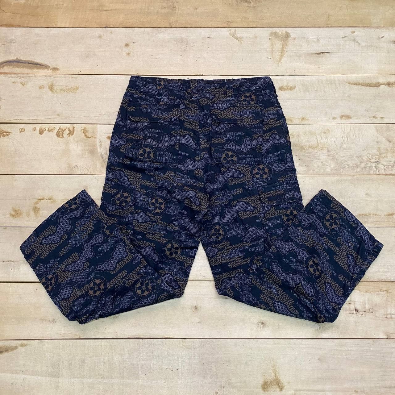 Japanese Brand X342 JAPAN ART SAKURA TRADITIONAL SUKAJAN CARGO PANTS Size US 32 / EU 48 - 3 Thumbnail