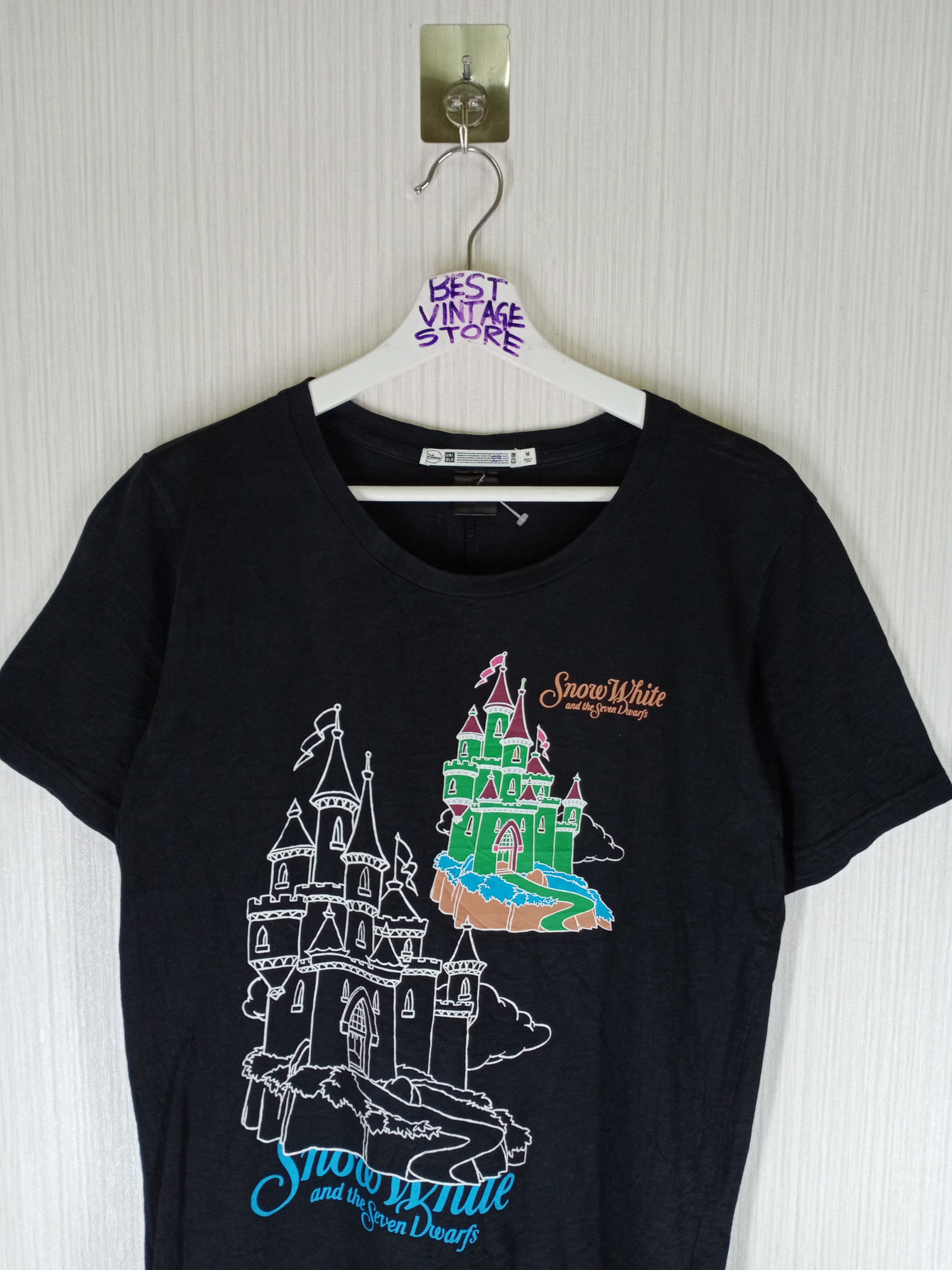 Undercover × Uniqlo Uniqlo x Undercover Snow White and the Seven Dwarfs Size US M / EU 48-50 / 2 - 4 Thumbnail
