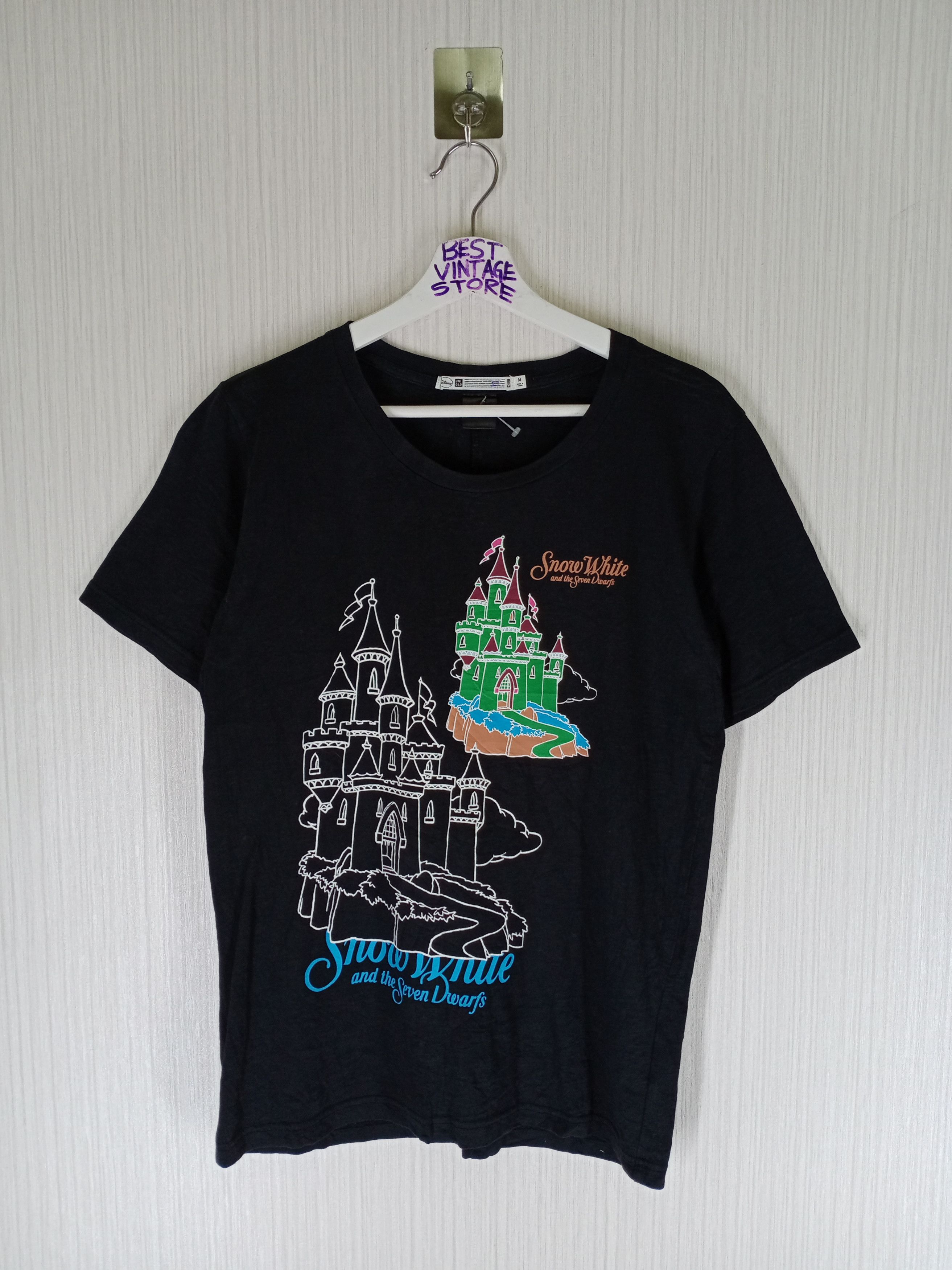 Undercover × Uniqlo Uniqlo x Undercover Snow White and the Seven Dwarfs Size US M / EU 48-50 / 2 - 1 Thumbnail