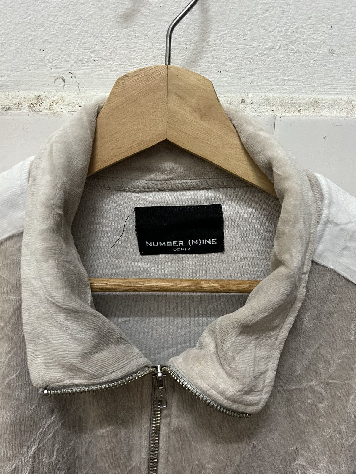 Number (N)ine Number (N)ine velvet zipper jackets 2 tone colour nice Size US S / EU 44-46 / 1 - 3 Thumbnail
