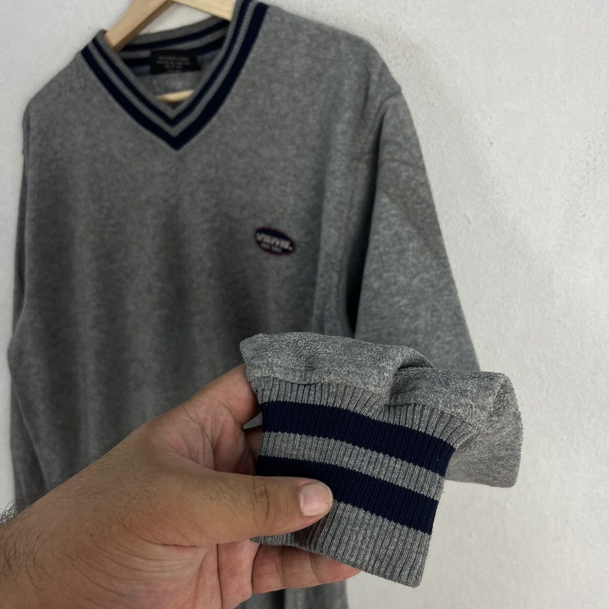 Japanese Brand VINTAGE VANS SWEATSHIRT BIG LOGO Size US L / EU 52-54 / 3 - 7 Thumbnail