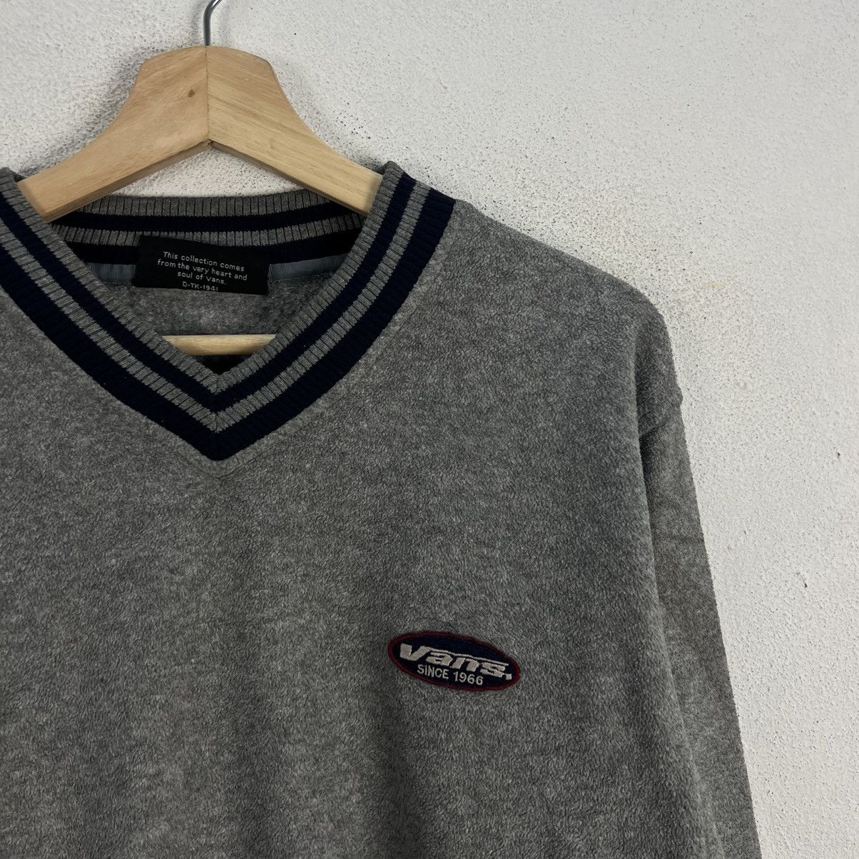 Japanese Brand VINTAGE VANS SWEATSHIRT BIG LOGO Size US L / EU 52-54 / 3 - 5 Thumbnail