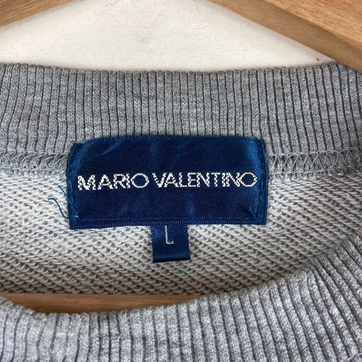 Vintage Vintage SWEATSHIRT MARIO VALENTINO pullover jumper Size US L / EU 52-54 / 3 - 4 Thumbnail