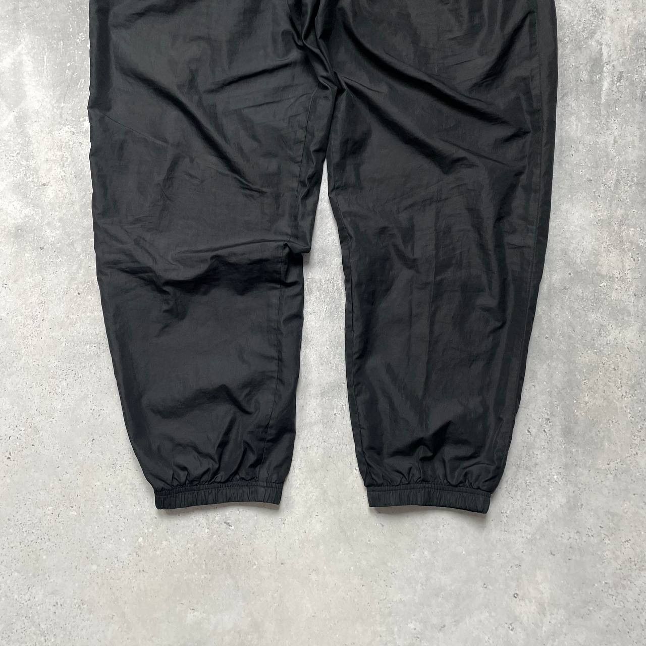 Nike Vintage 2000s Nike Nylon Track Pants Black Size Size US 36 / EU 52 - 9 Thumbnail