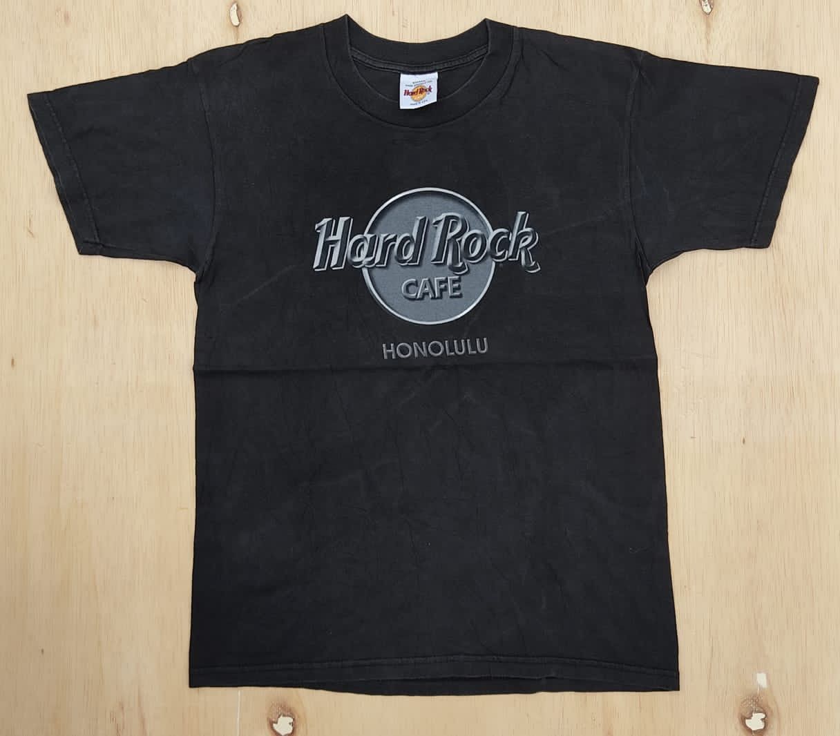 image of Vintage Tee D - 23 Hard Rock Cafe Honolulu in Black, Men's (Size Small)