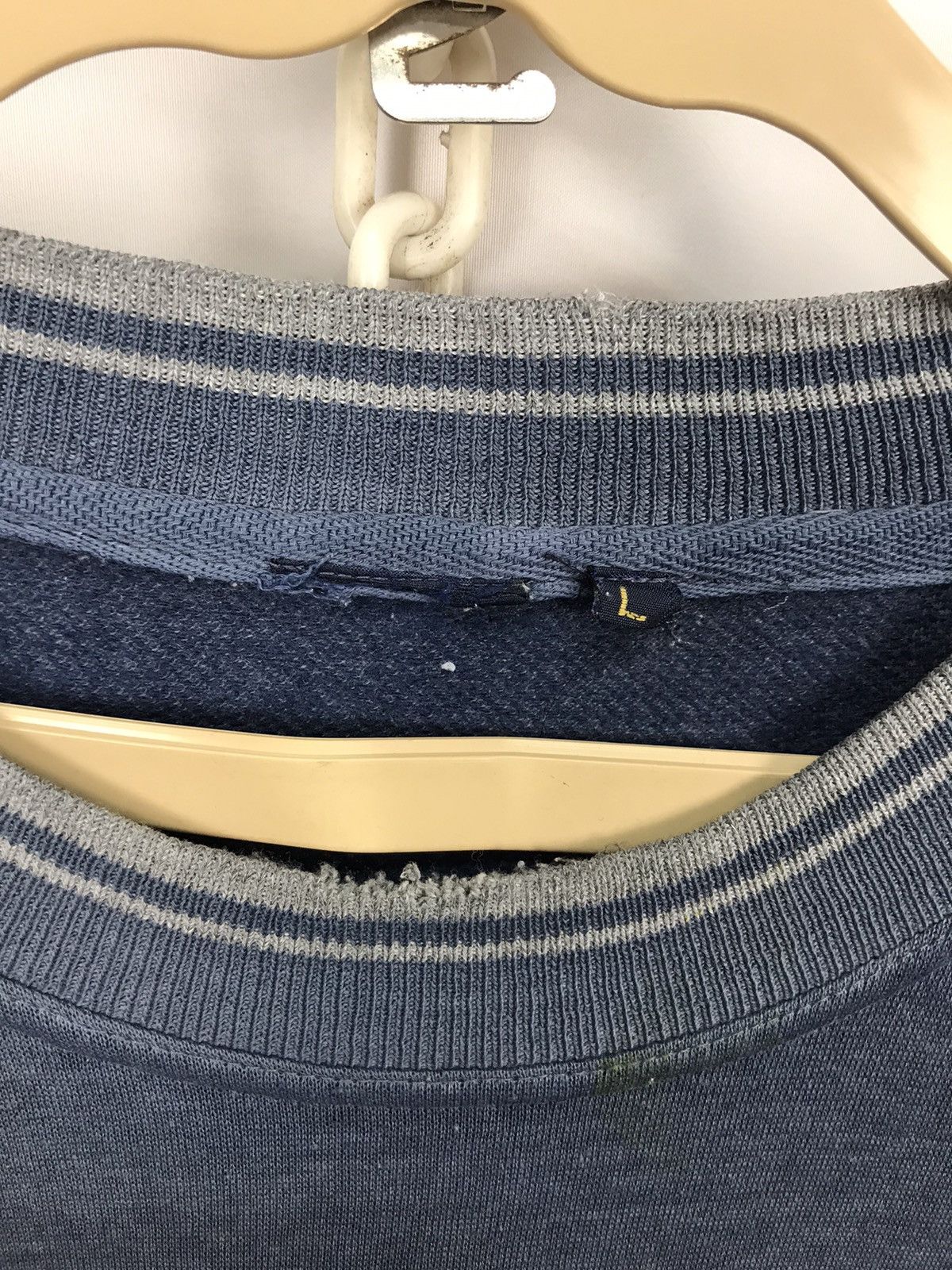 Vintage Vintage Robert collection spellout distressed sweatshirt Size US L / EU 52-54 / 3 - 3 Thumbnail