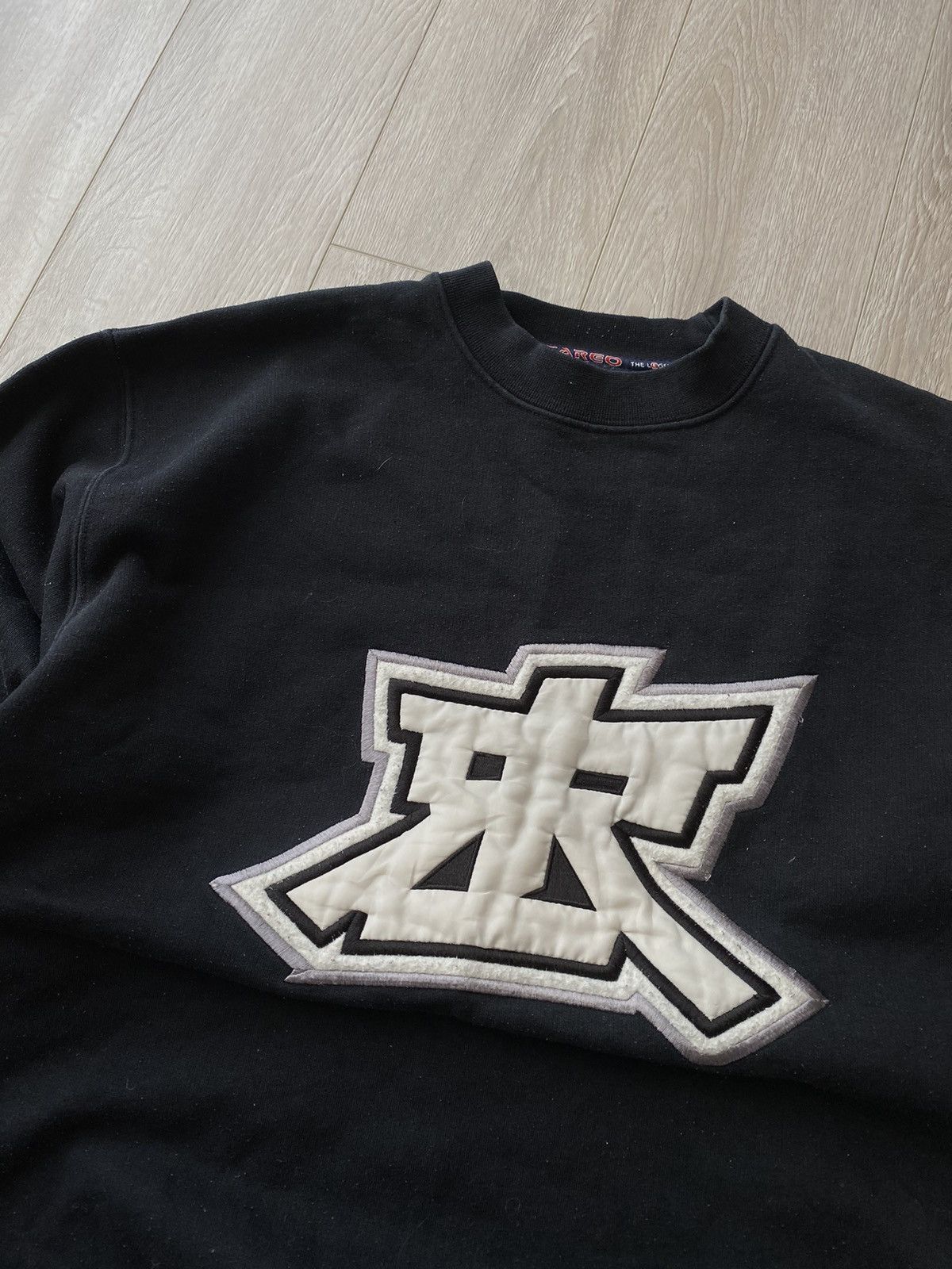 Tribal Streetwear × Vintage 90s Vintage Tribal sweatshirt USA hip hop rap wu wear Size US S / EU 44-46 / 1 - 3 Thumbnail