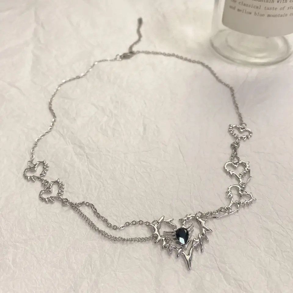 Jewelry Thorns Love Heart Necklace Size ONE SIZE - 2 Thumbnail