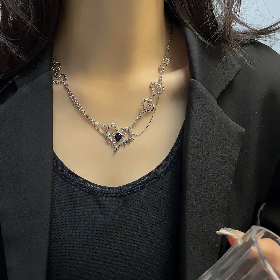 Jewelry Thorns Love Heart Necklace Size ONE SIZE - 4 Thumbnail