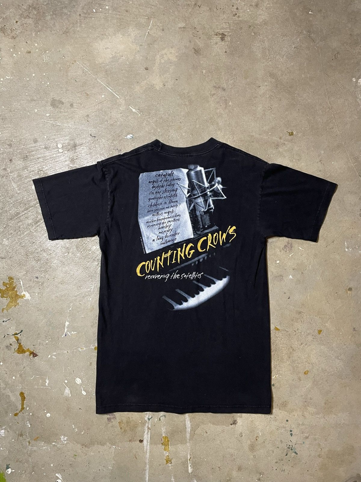 Band Tees Vintage 1997 Counting Crows ‘Recovering the Satellites’ Tee Size US L / EU 52-54 / 3 - 2 Thumbnail