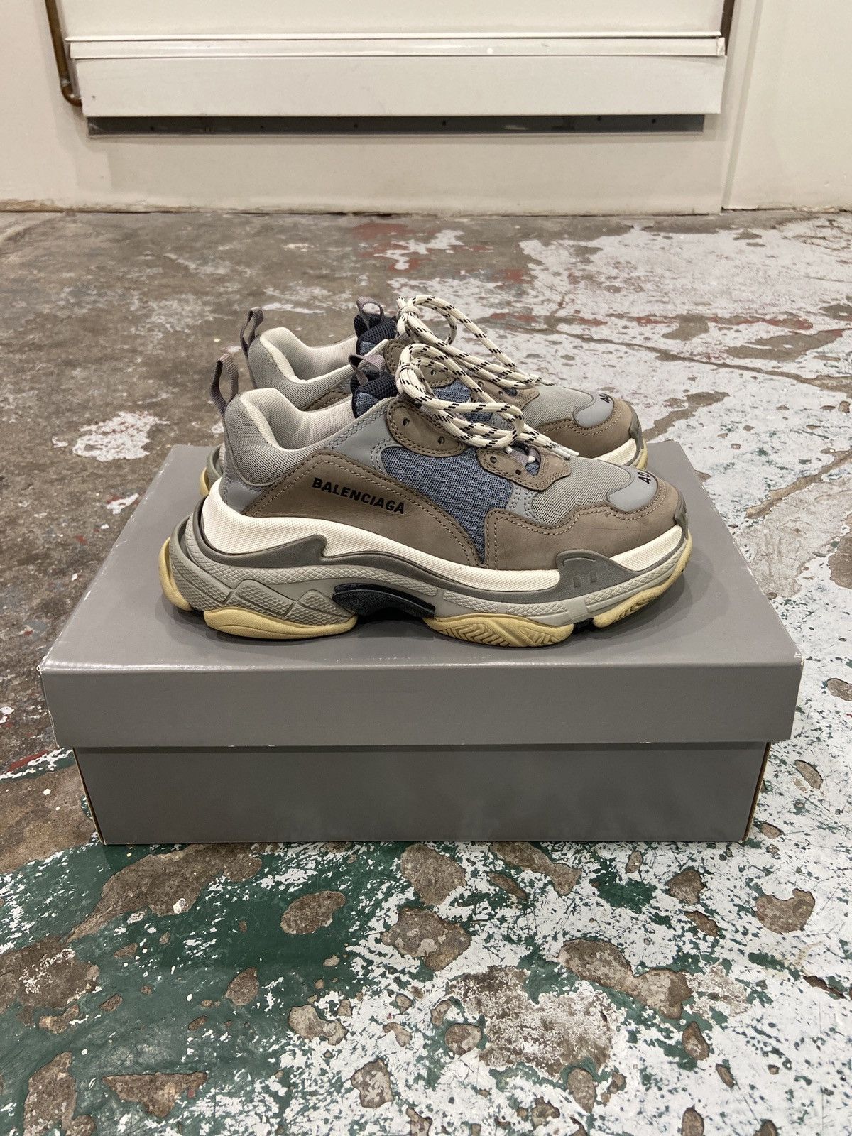 Jual balenciaga shop triple s