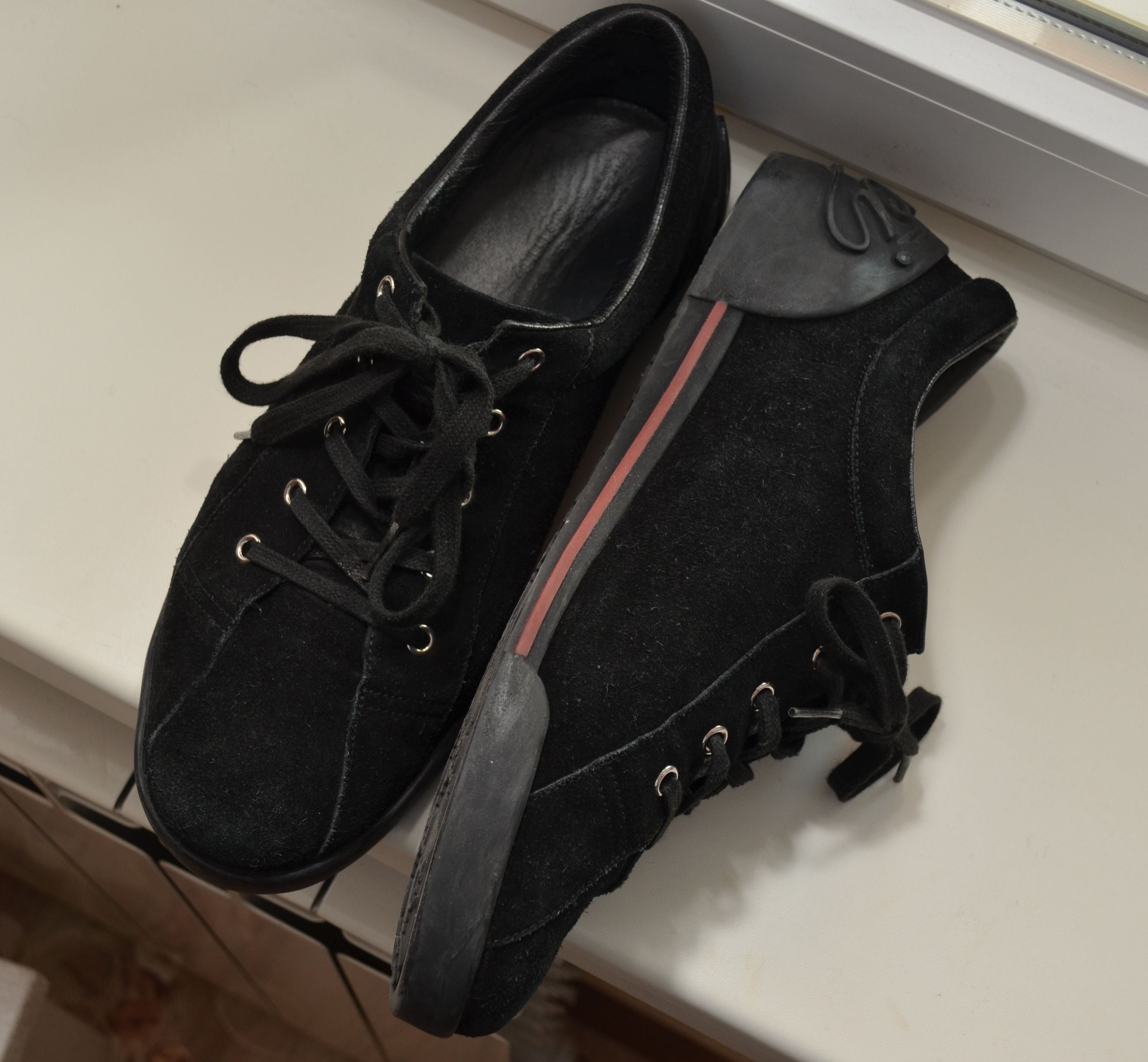 Gucci GUCCI GG Black Suede Logo Embellished Low Top Sneakers Size US 9.5 / EU 42-43 - 11 Thumbnail