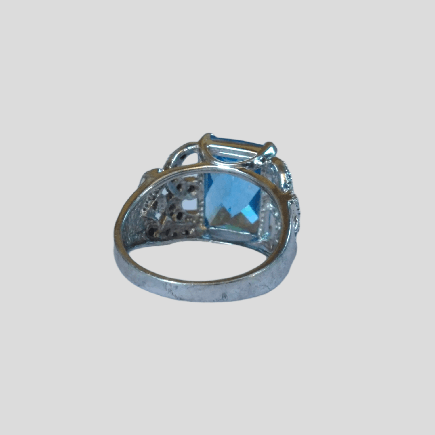 Jewelry Sterling Silver Ring Size 9 Faux Blue Topaz Size ONE SIZE - 7 Thumbnail