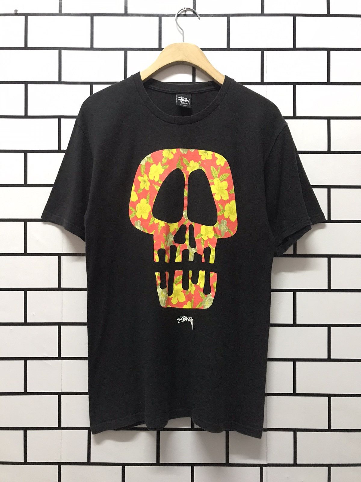 Stussy × Vintage Vintage Stussy Skull Floral Tshirt Size US M / EU 48-50 / 2 - 1 Thumbnail