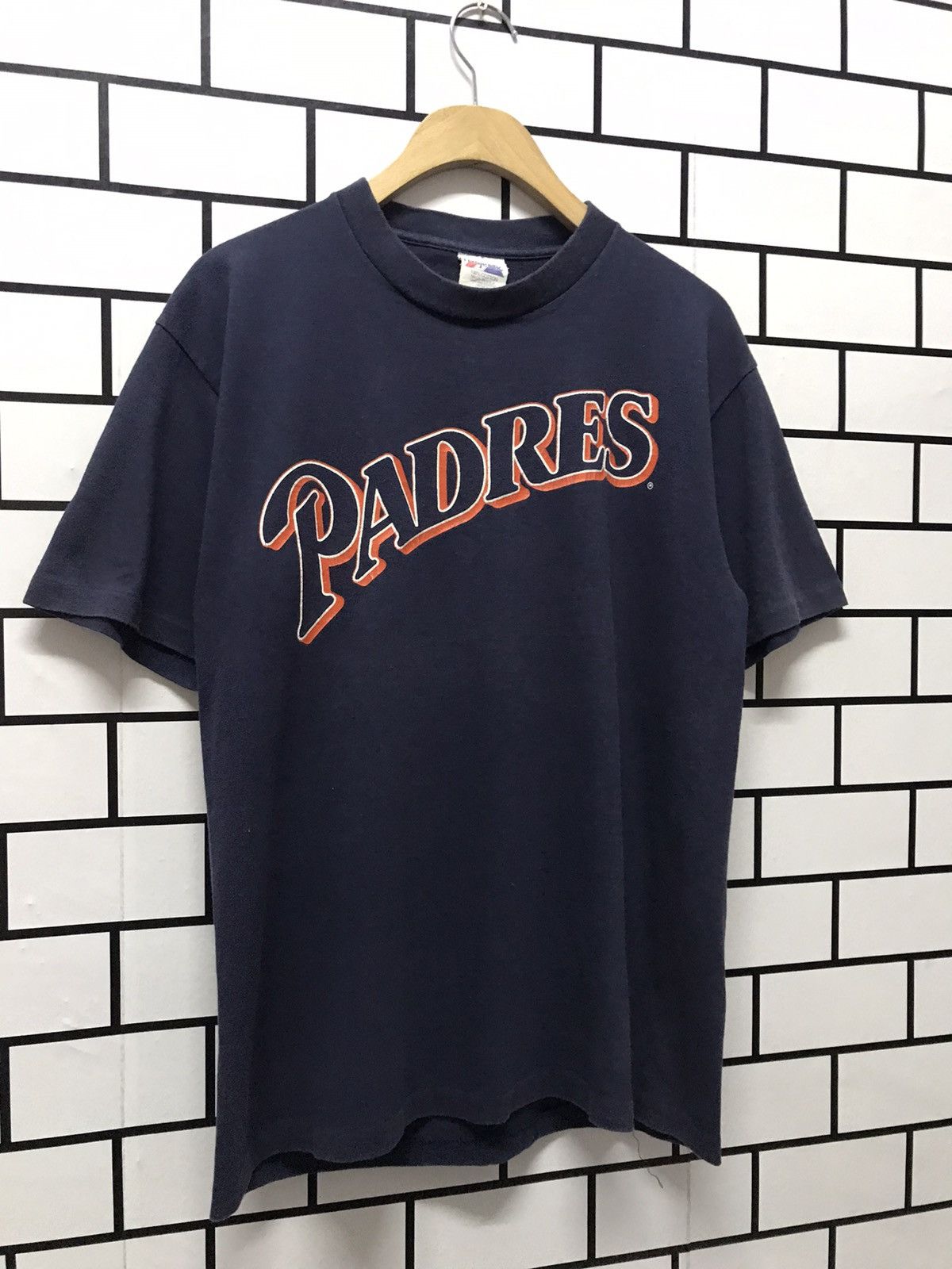 MLB × Vintage Vintage 90’s Majestic Padres single stitch tee Size US M / EU 48-50 / 2 - 3 Thumbnail