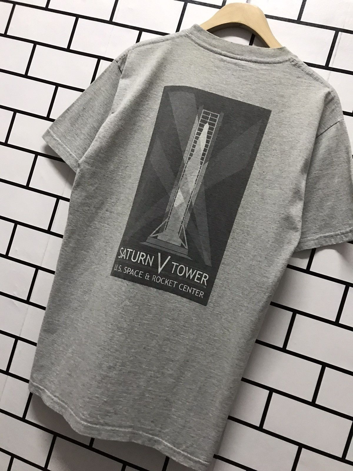 Arts & Science × NASA × Vintage Vintage 90’s Saturn V Tower U.S Space & Rocket center tshirt Size US M / EU 48-50 / 2 - 3 Thumbnail