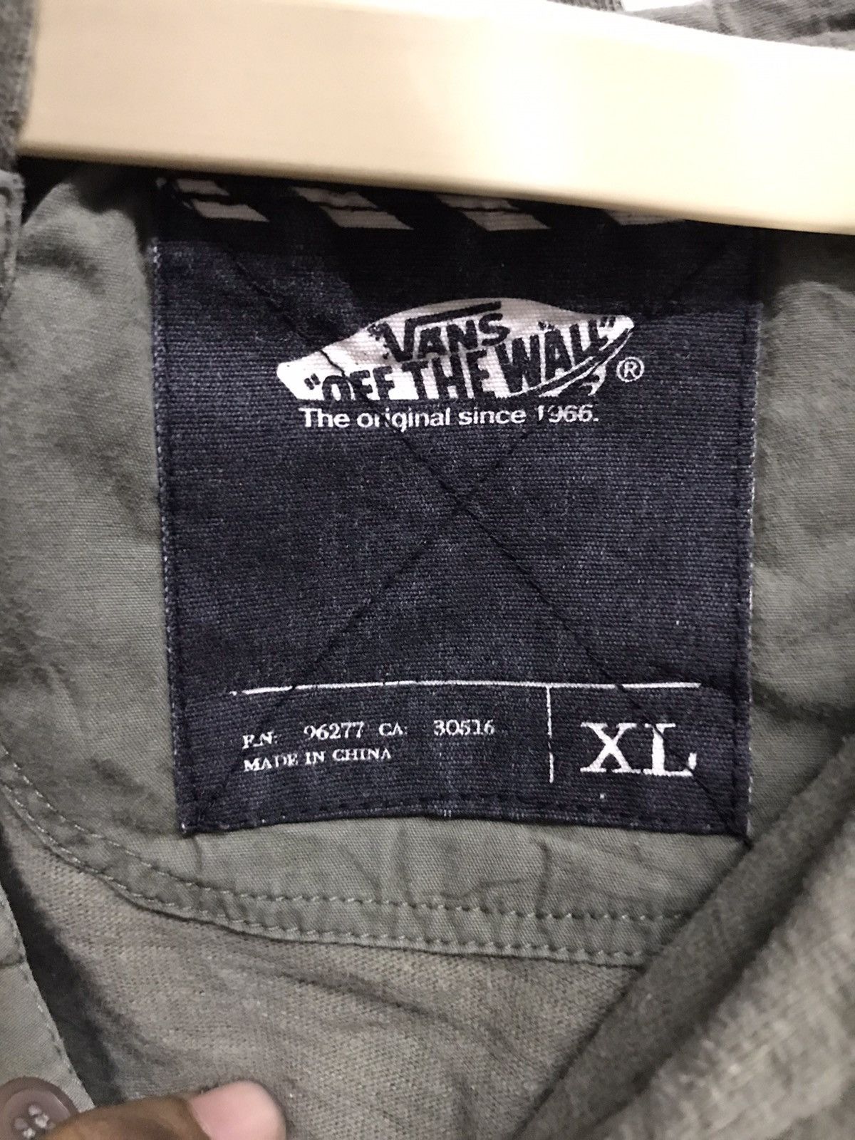 Vans Vans long sleeve with hoodie shirt Size US XL / EU 56 / 4 - 3 Thumbnail
