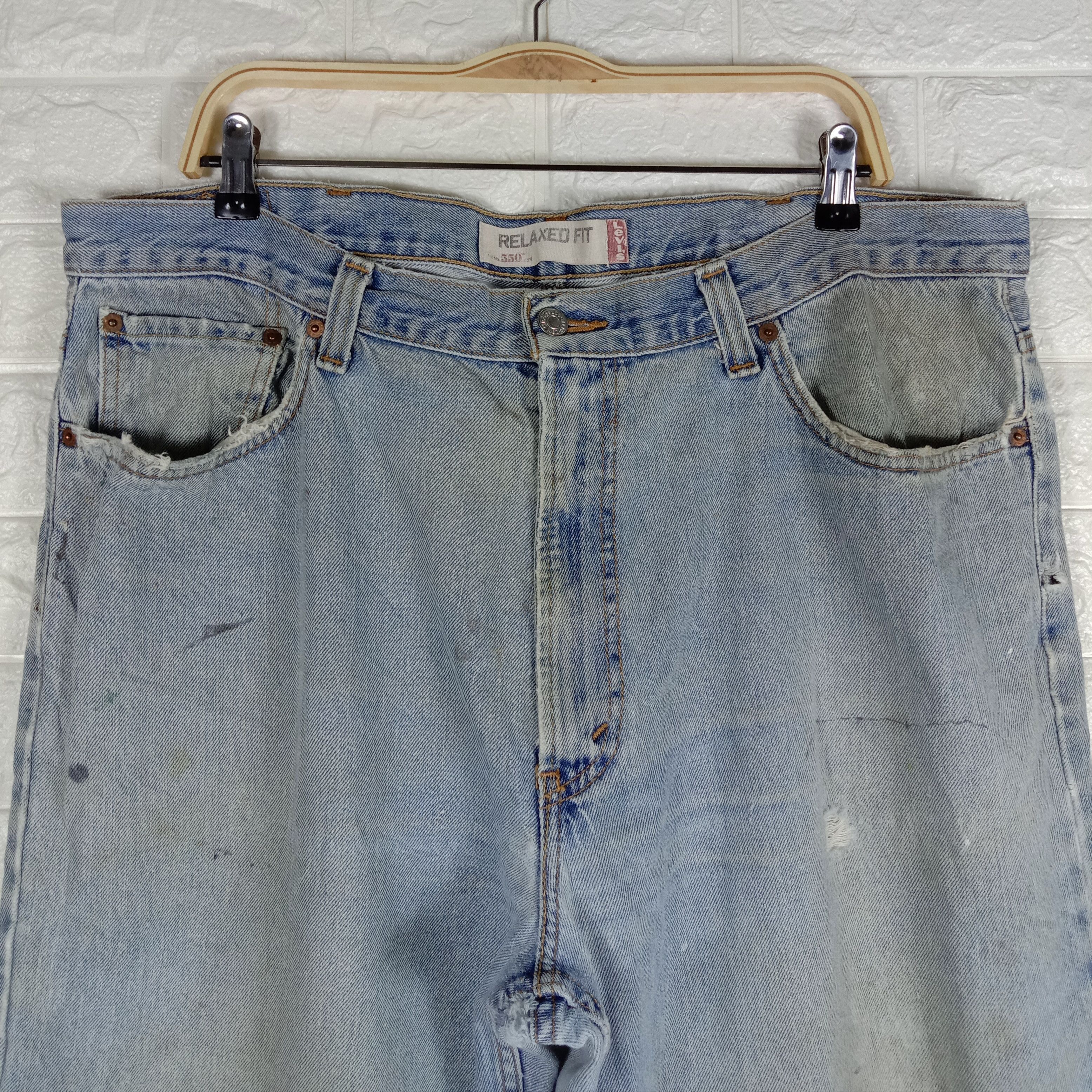 Levi's Vintage Levi's 550 Jeans Light Wash Distressed Denim Size US 40 / EU 56 - 2 Thumbnail