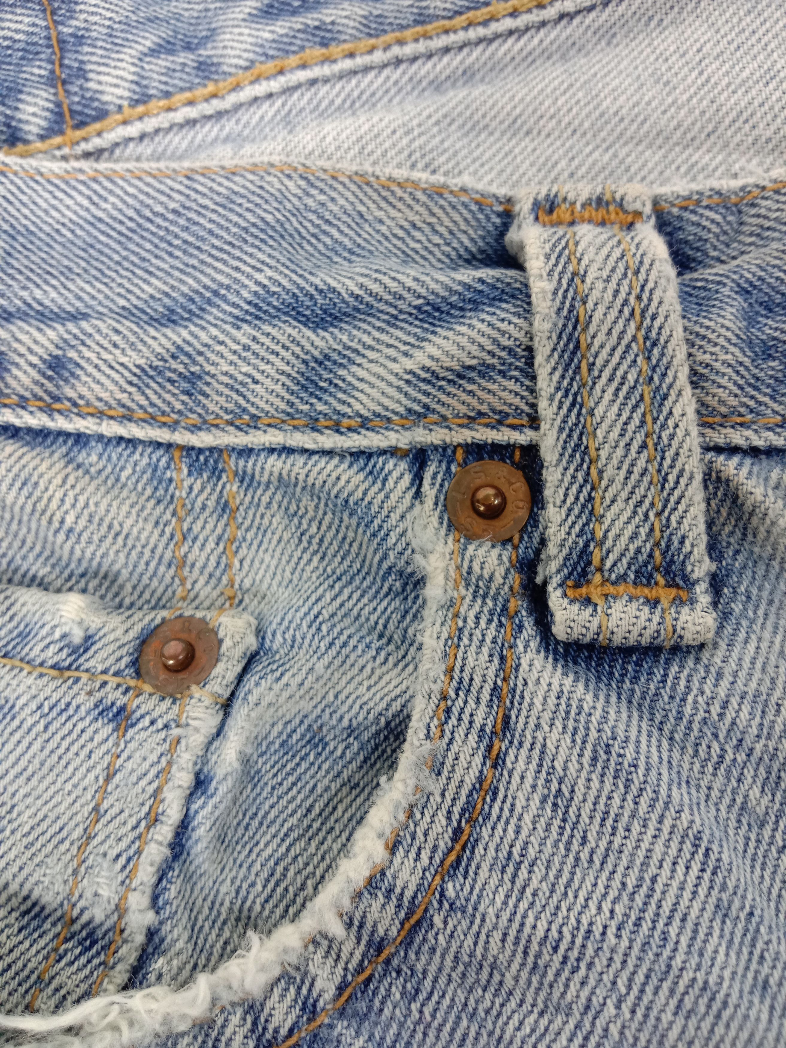Levi's Vintage Levi's 550 Jeans Light Wash Distressed Denim Size US 40 / EU 56 - 13 Thumbnail