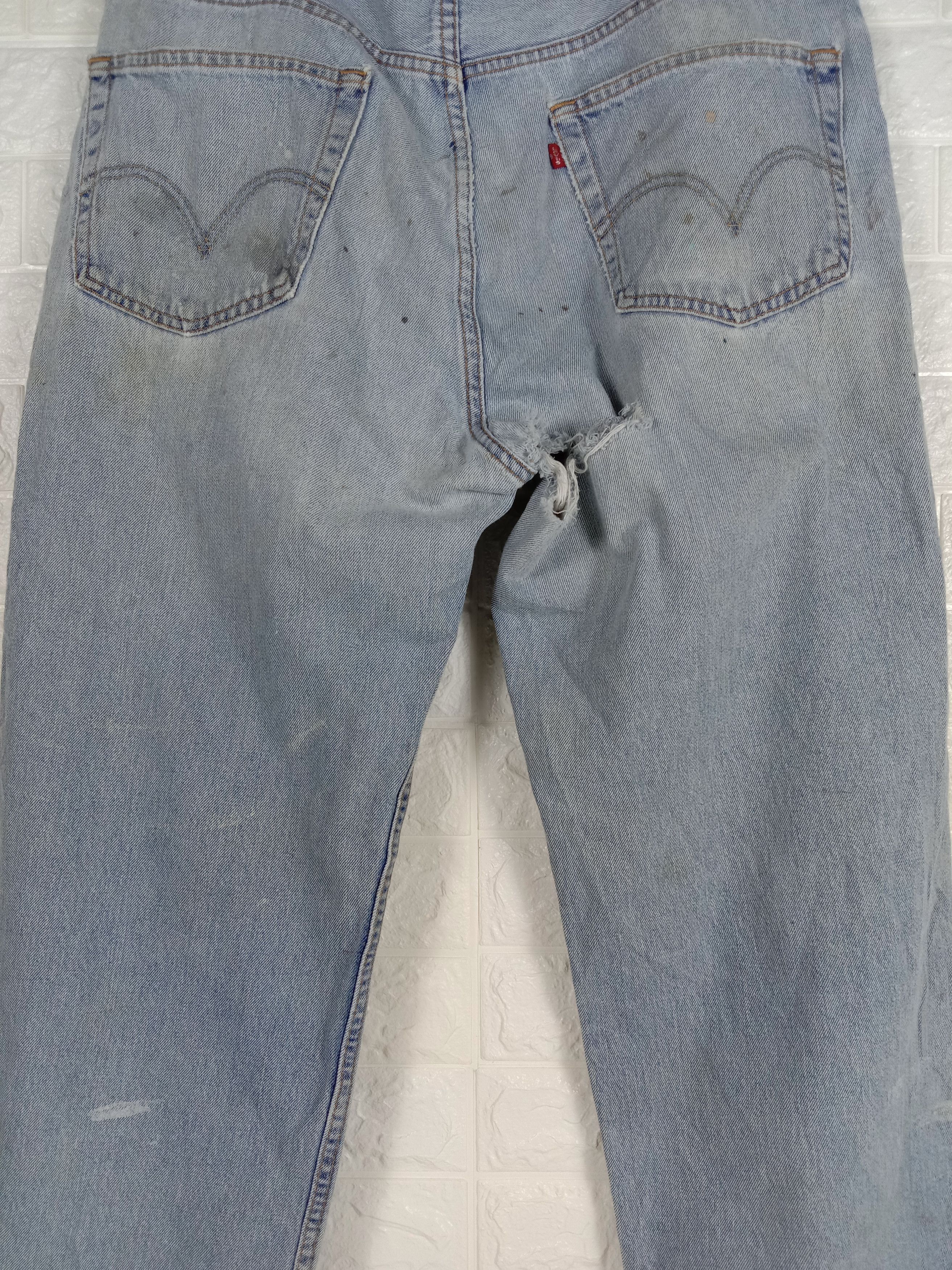 Levi's Vintage Levi's 550 Jeans Light Wash Distressed Denim Size US 40 / EU 56 - 7 Thumbnail