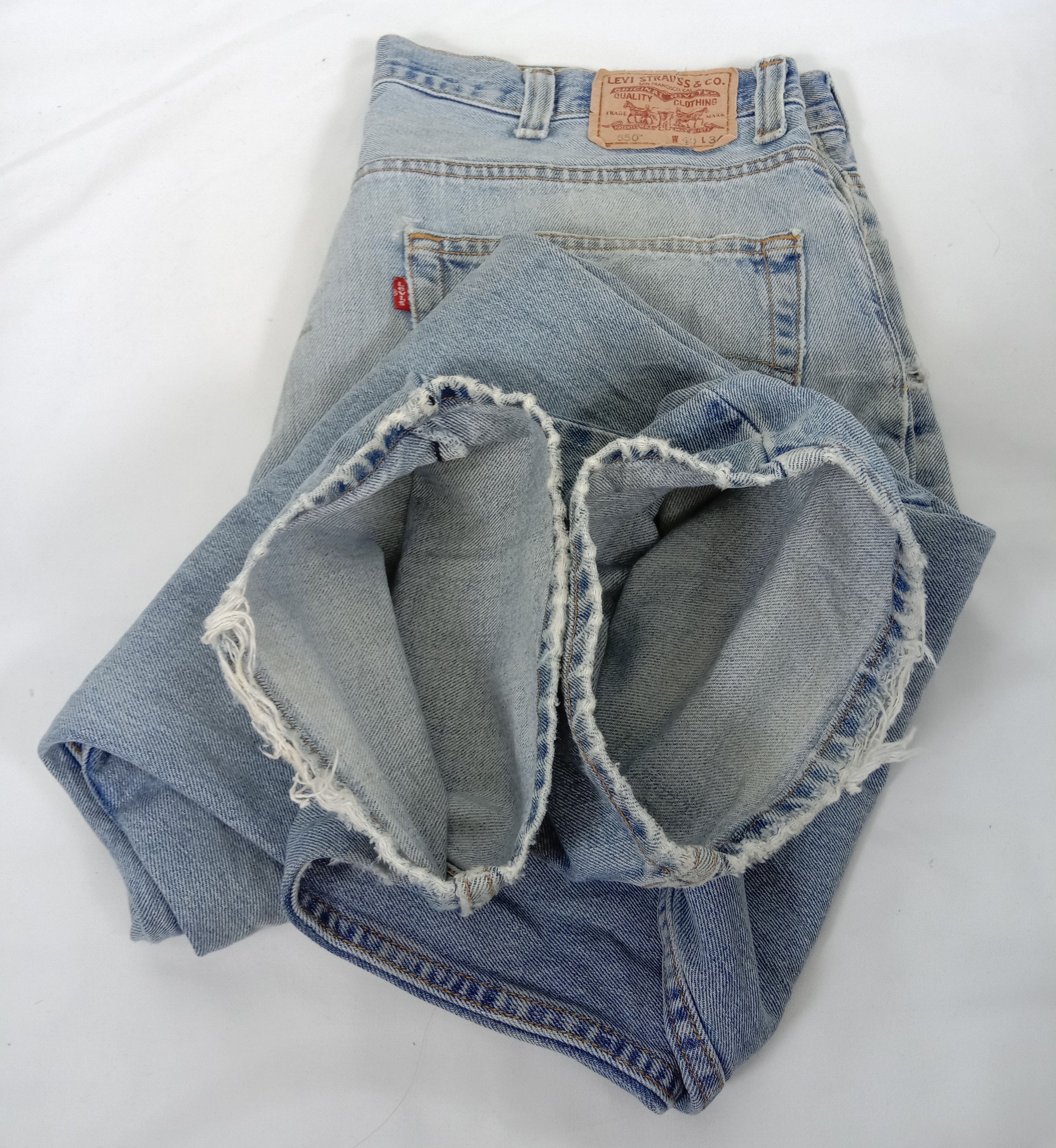 Levi's Vintage Levi's 550 Jeans Light Wash Distressed Denim Size US 40 / EU 56 - 19 Thumbnail