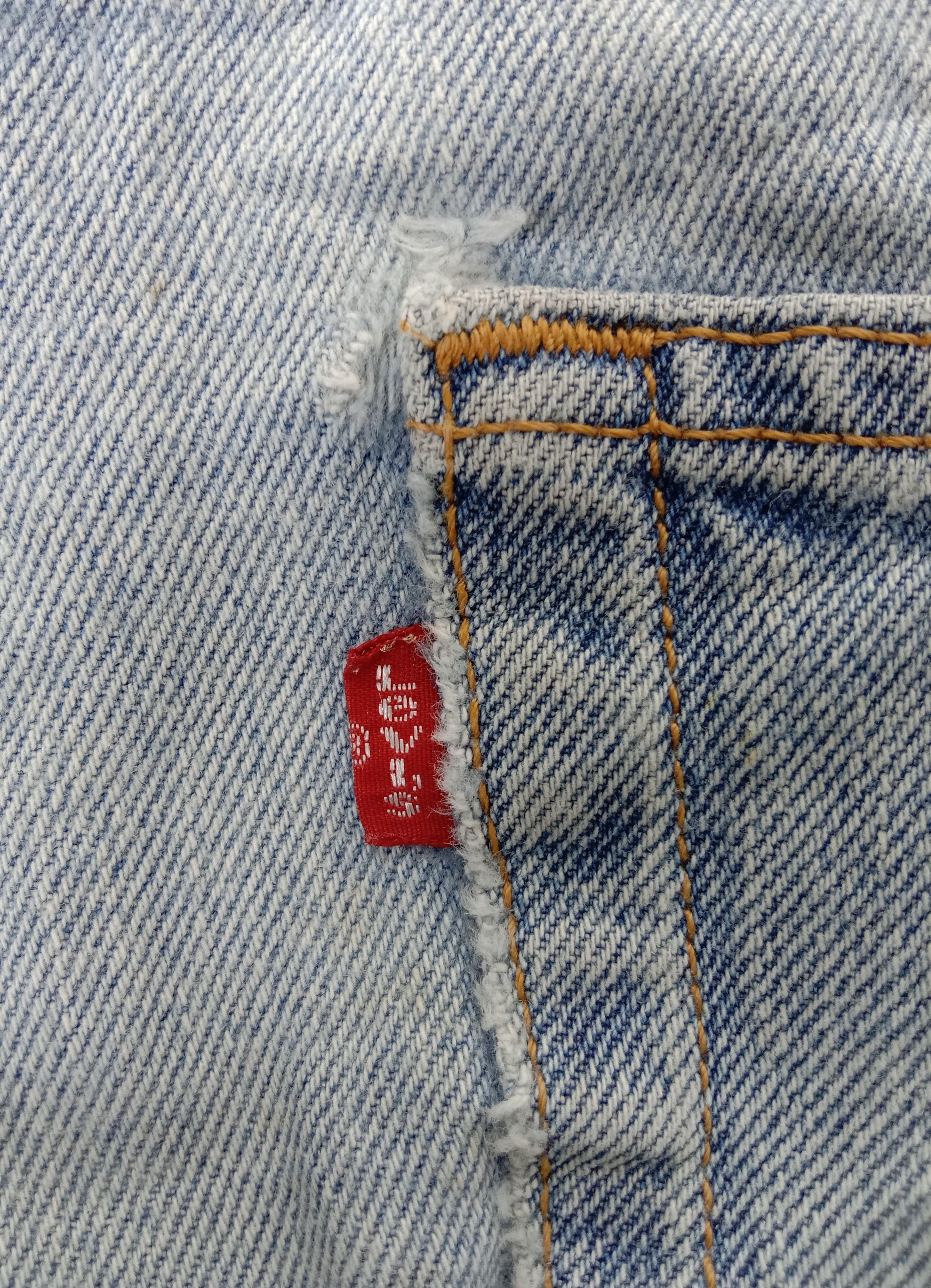 Levi's Vintage Levi's 550 Jeans Light Wash Distressed Denim Size US 40 / EU 56 - 14 Thumbnail